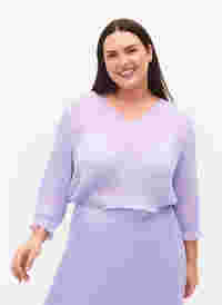 Plissierte Bluse mit 3/4-Ärmeln, Lavender, Model