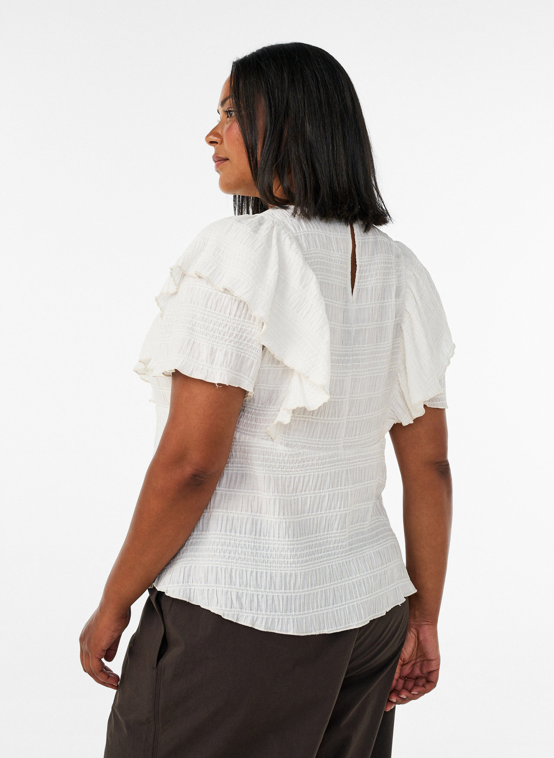 ZizziBluse mit gesmokter Textur und R&uuml;schen&auml;rmeln, Vanille, Model image number 2