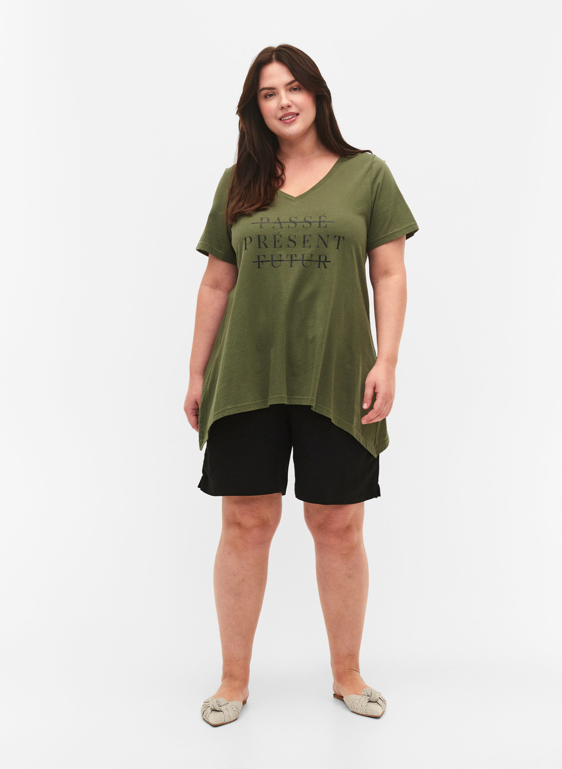 Zizzi T-Shirt aus Baumwolle mit kurzen &Auml;rmeln, Thyme PRESENT, Model image number 2