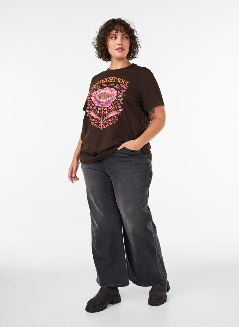 T-Shirt aus Bio-Baumwolle mit Frontprint, Braun, Model image number 1