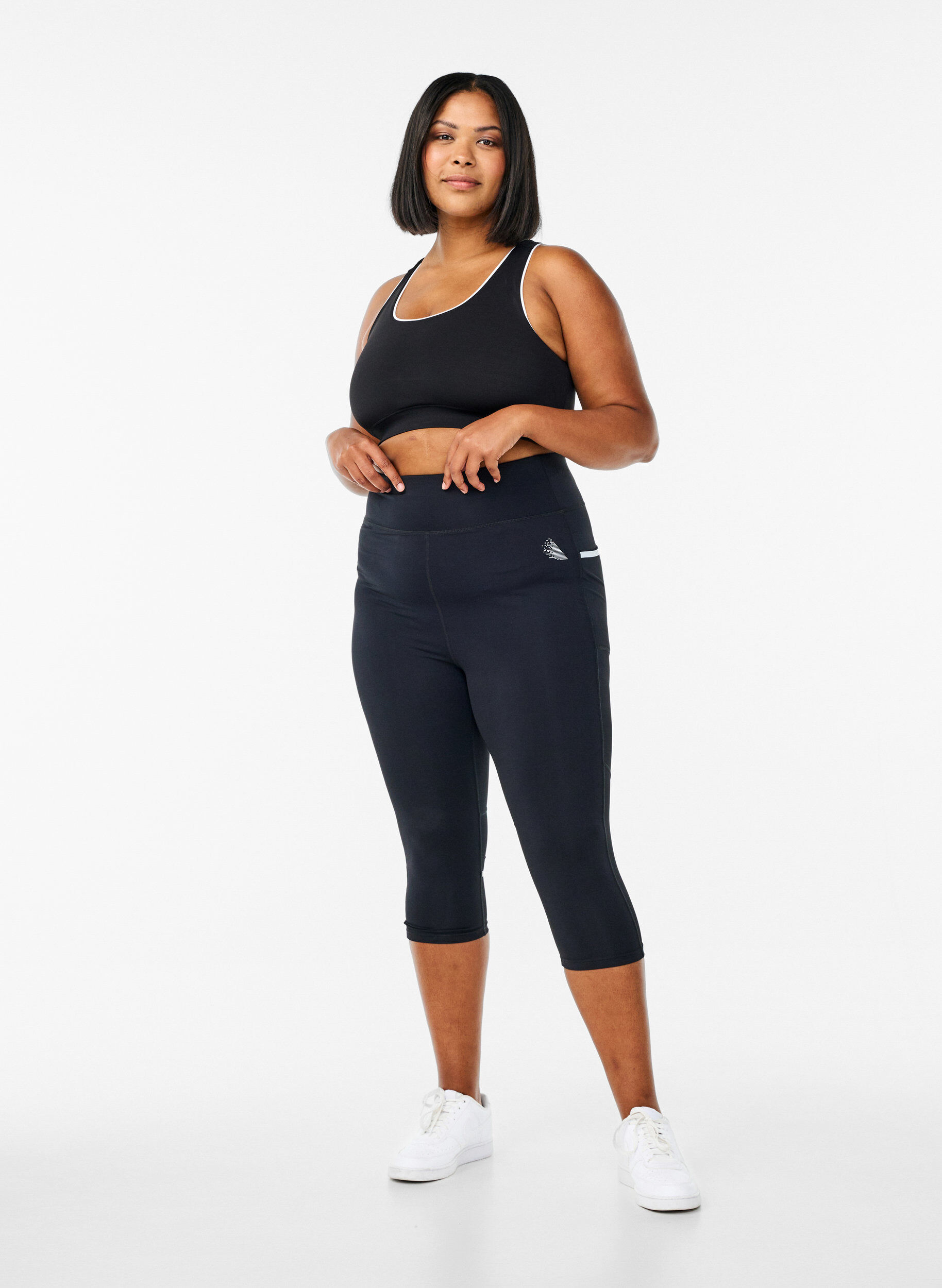 Zizzi Lauf-Caprihose mit leichter Kompression, Schwarz, Model image number 1