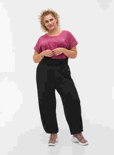 Einfarbiges Trainings-T-Shirt, Violet Quartz, Model image number 2