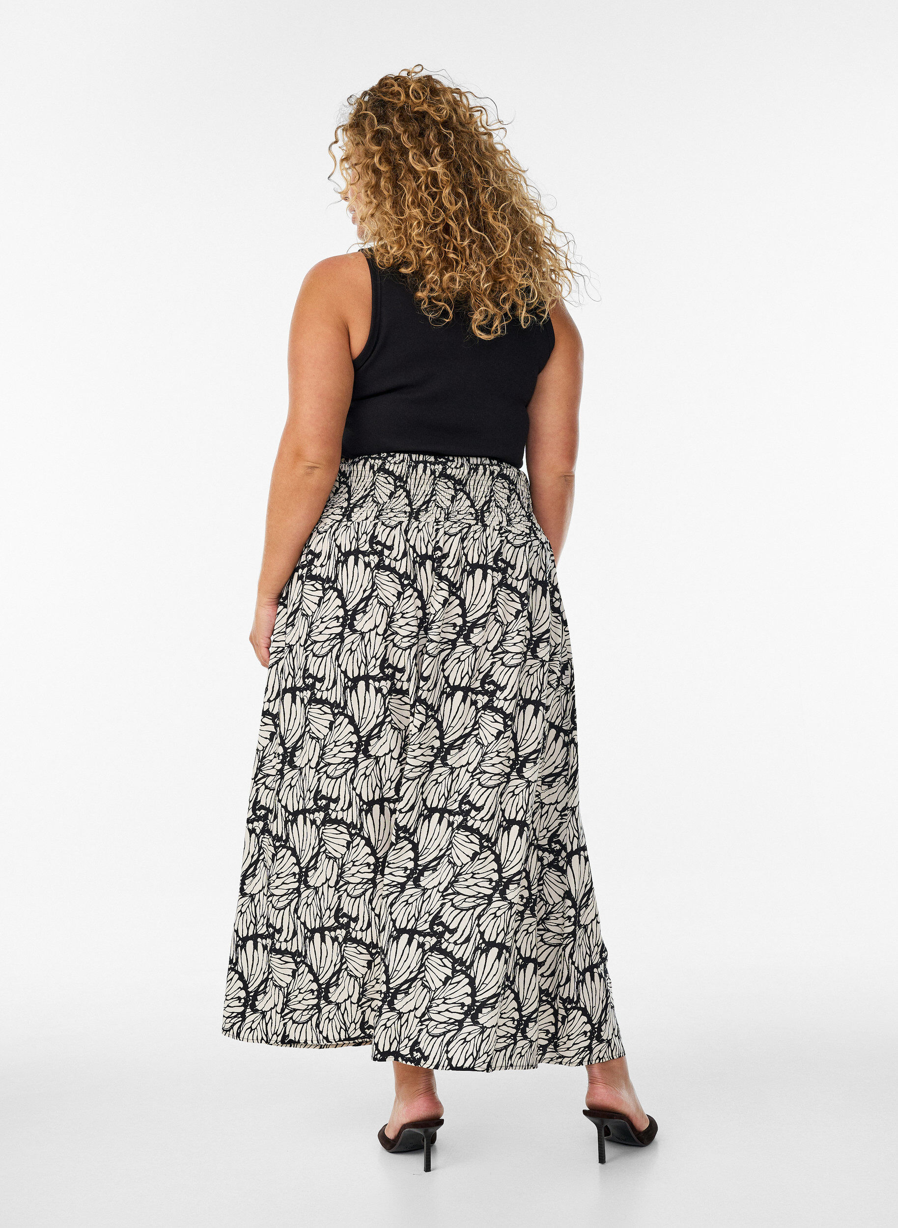 ZizziMaxirock aus Viskose mit Smock, Schwarz, Model image number 1