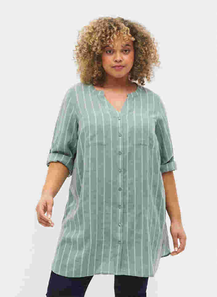 Gestreiftes Shirt mit V-Ausschnitt, Balsam Green Stripe, Model
