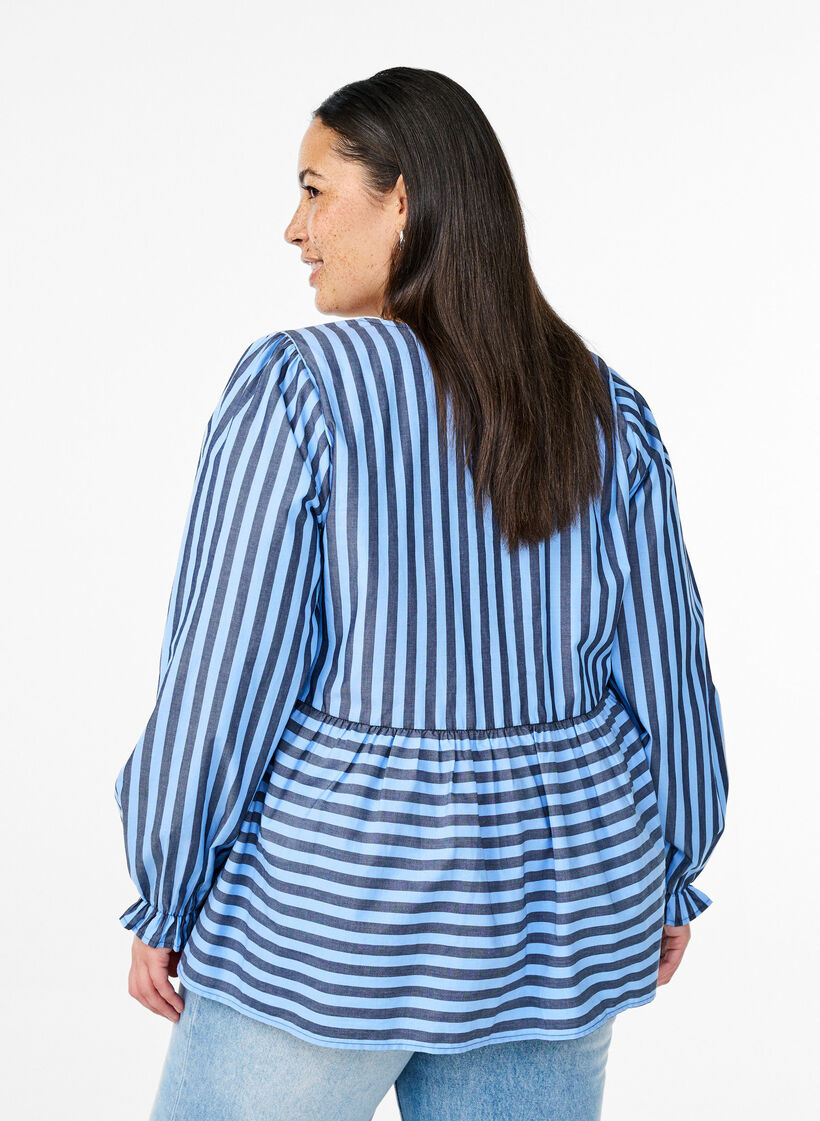 Bluse mit Streifen und Schleifen, Blau, Model image number 2