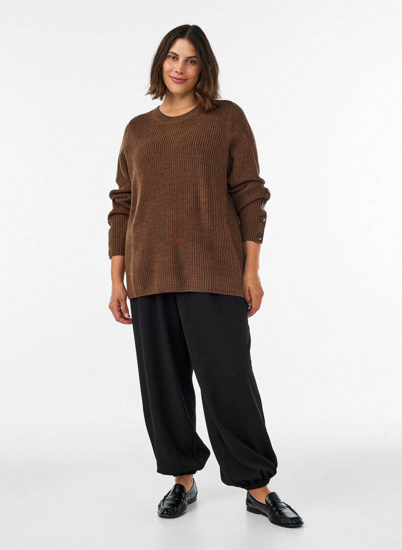 Strickbluse mit Rippstruktur und Knopfdetails, Braun, Model image number 1