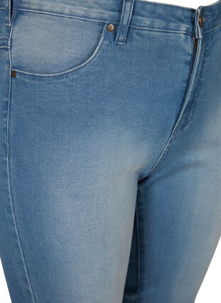 Slim Fit Emily Capri Jeans, Light blue denim, Packshot image number 2