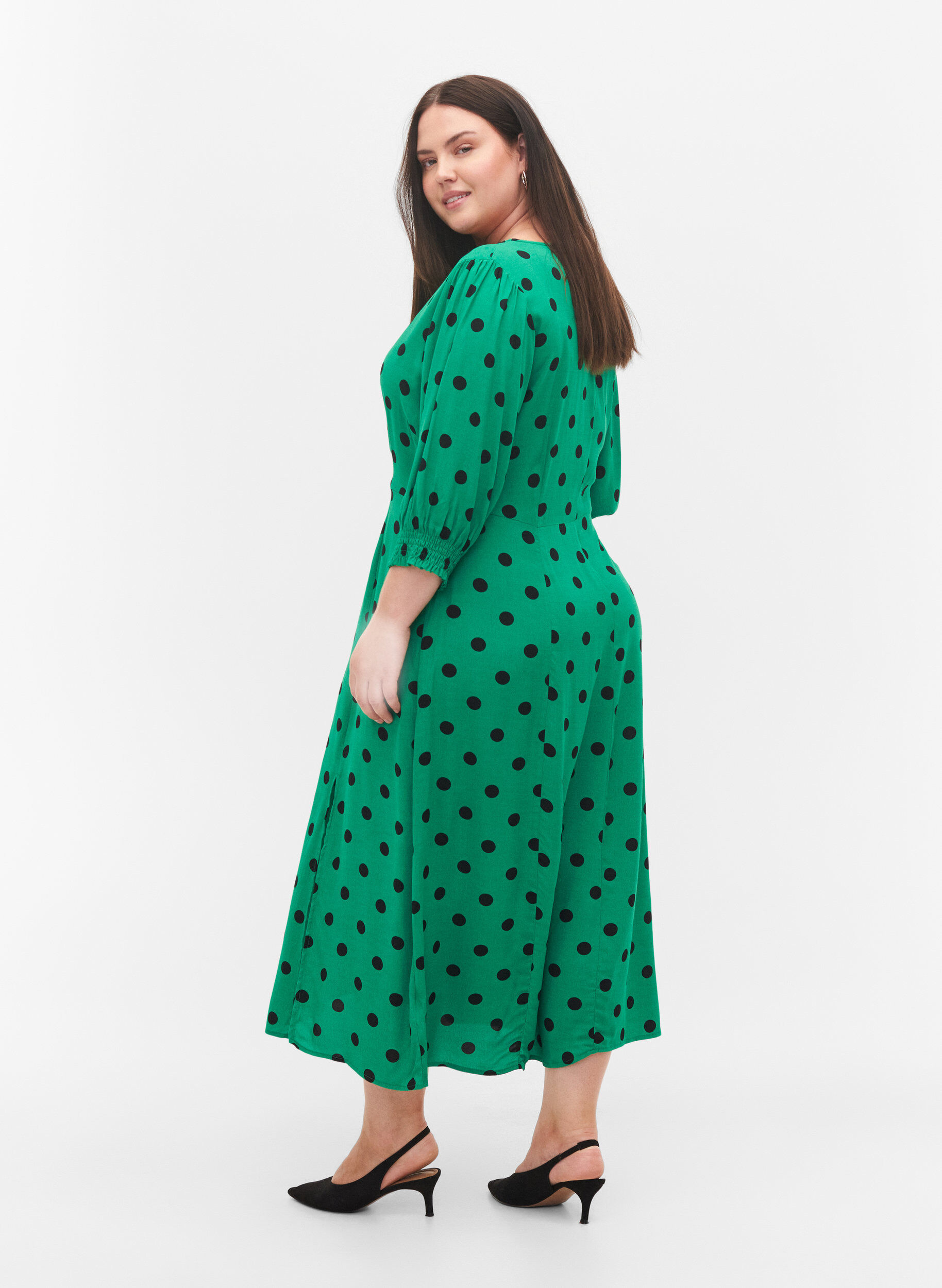 Zizzi Midikleid aus Viskose mit Punktmustern, Jolly Green Dot AOP, Model image number 1