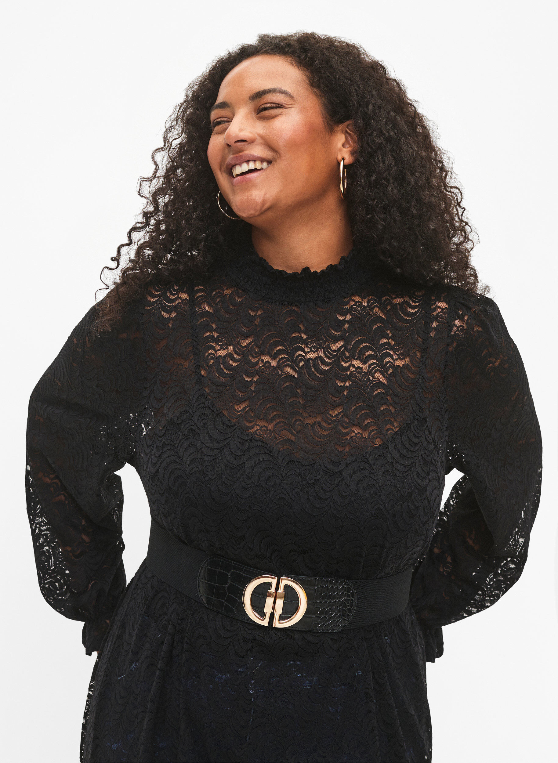 Zizzi Elastischer Tailleng&uuml;rtel mit goldfarbener Schnalle, Black, Model image number 0