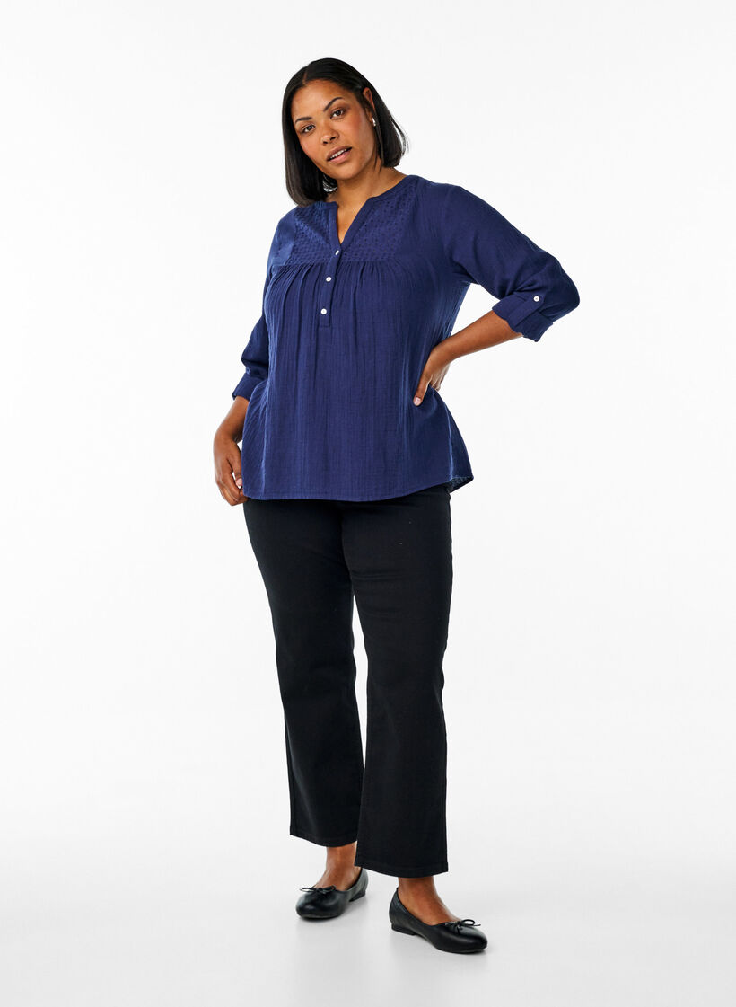 Bluse aus Baumwollmusselin mit Lochstickerei, Blau, Model image number 1