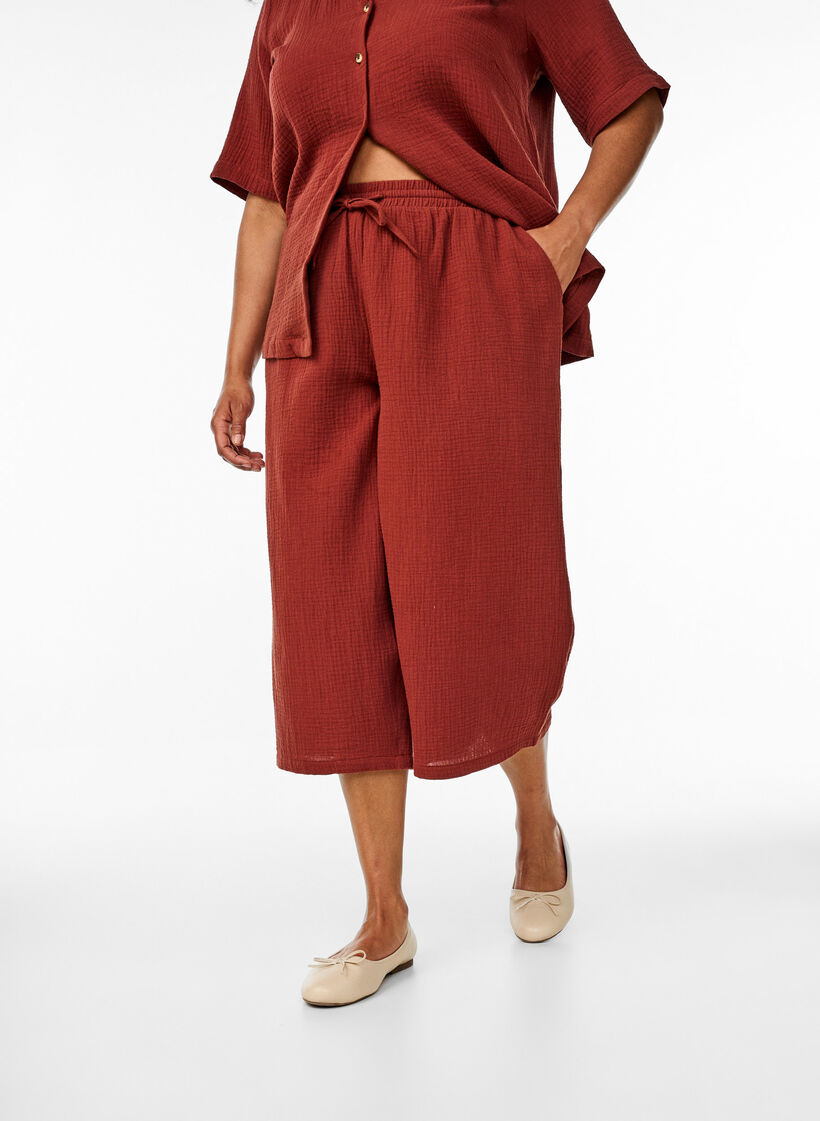 Culotte-Hose aus Baumwollmusselin mit hohem Bund., Rot, Model image number 2