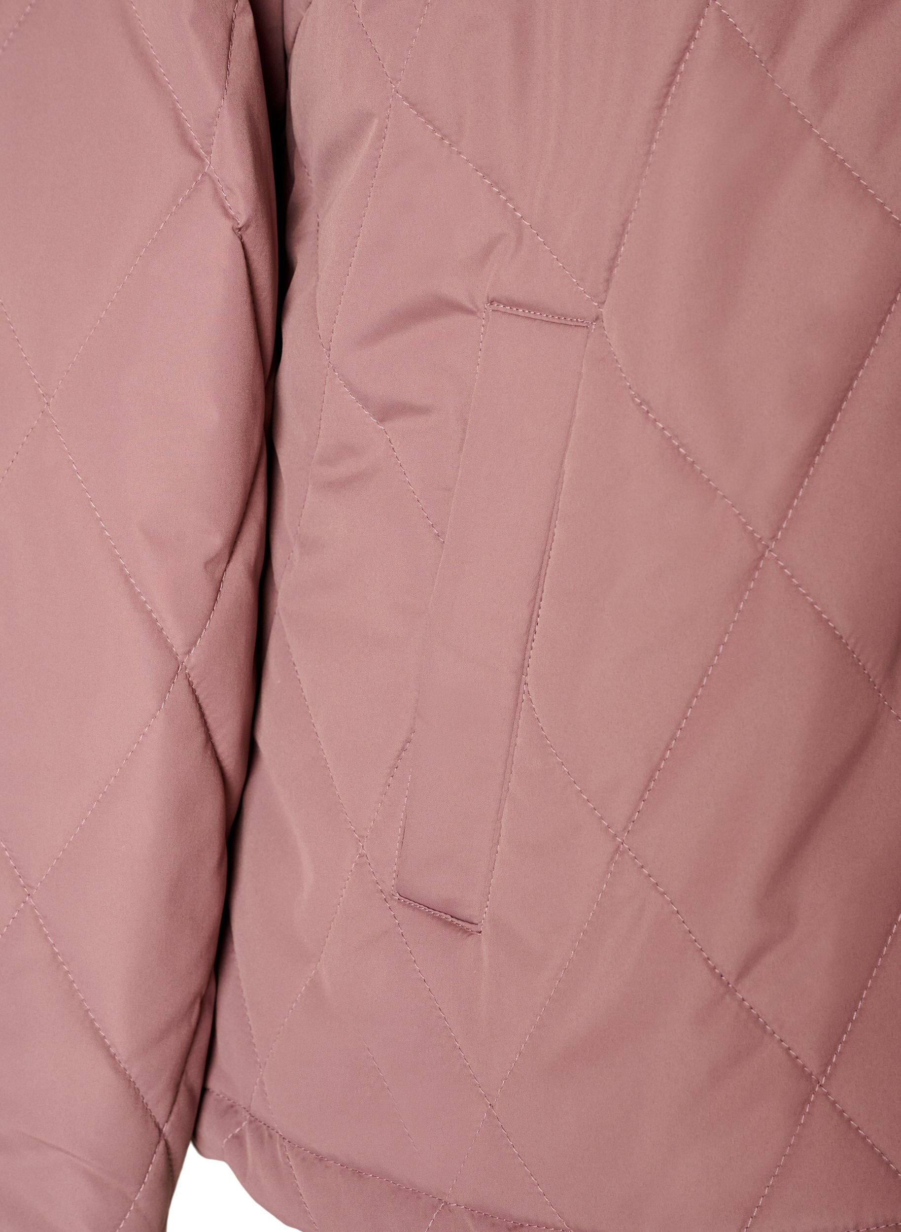 ZizziLeicht wattierte Jacke mit Rautensteppung, Rot, Packshot image number 3