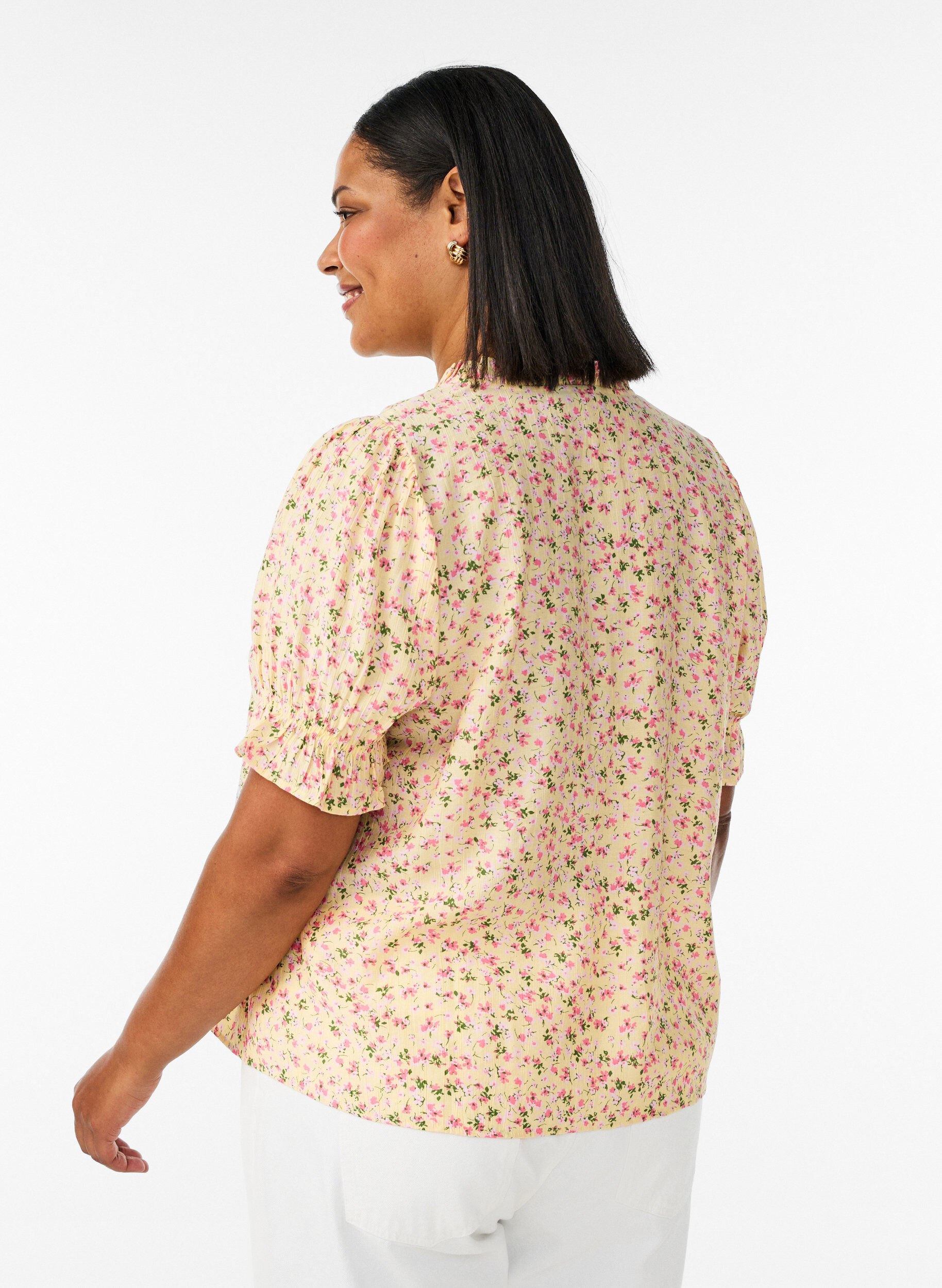 ZizziGebl&uuml;mte Bluse aus Viskose mit kurzen &Auml;rmeln und R&uuml;schenkragen, Gelb, Model image number 2