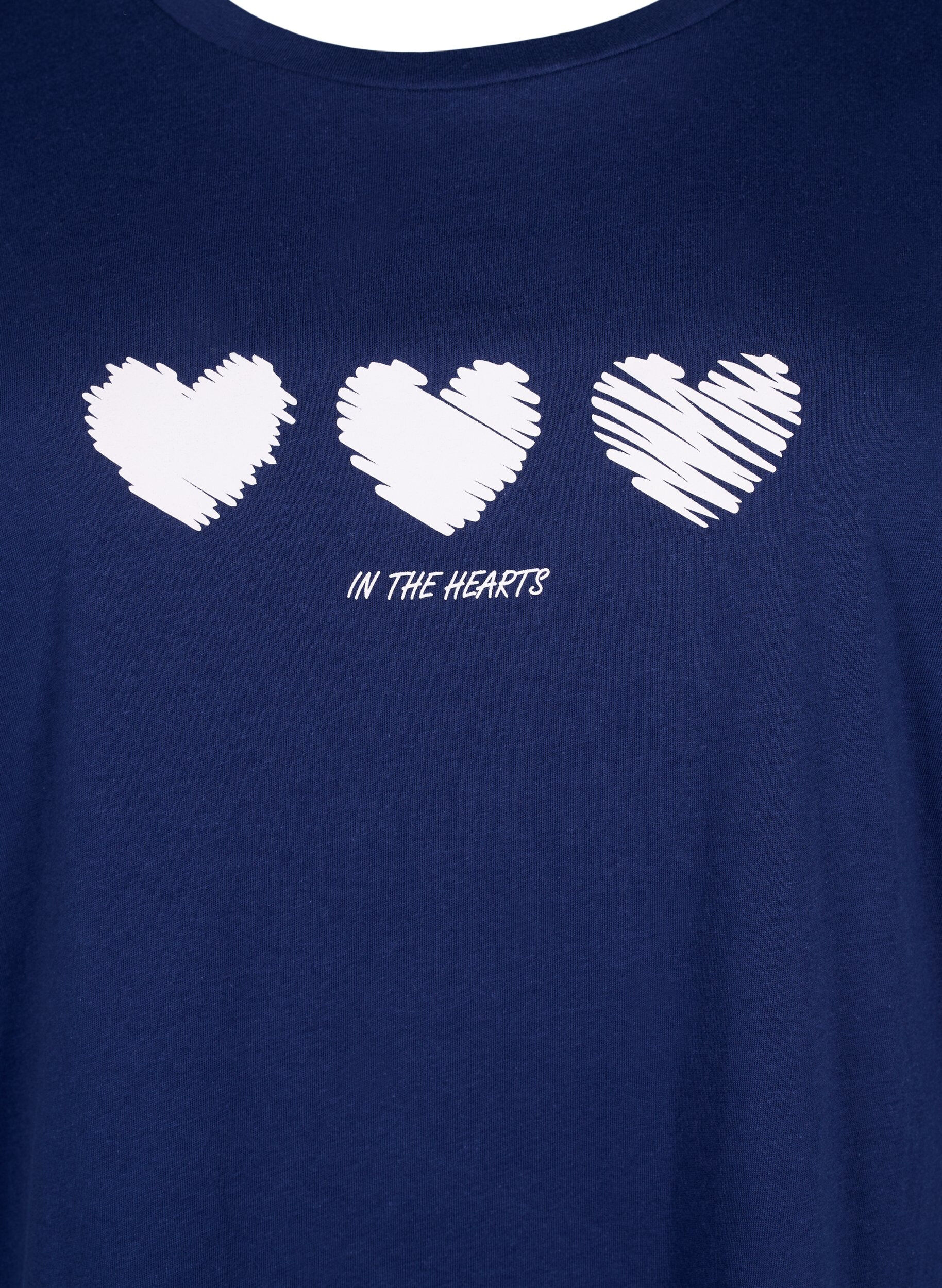 Zizzi T-Shirt aus Baumwolle mit Rundhalsausschnitt und Aufdruck, Medieval B.W. Hearts, Packshot image number 2