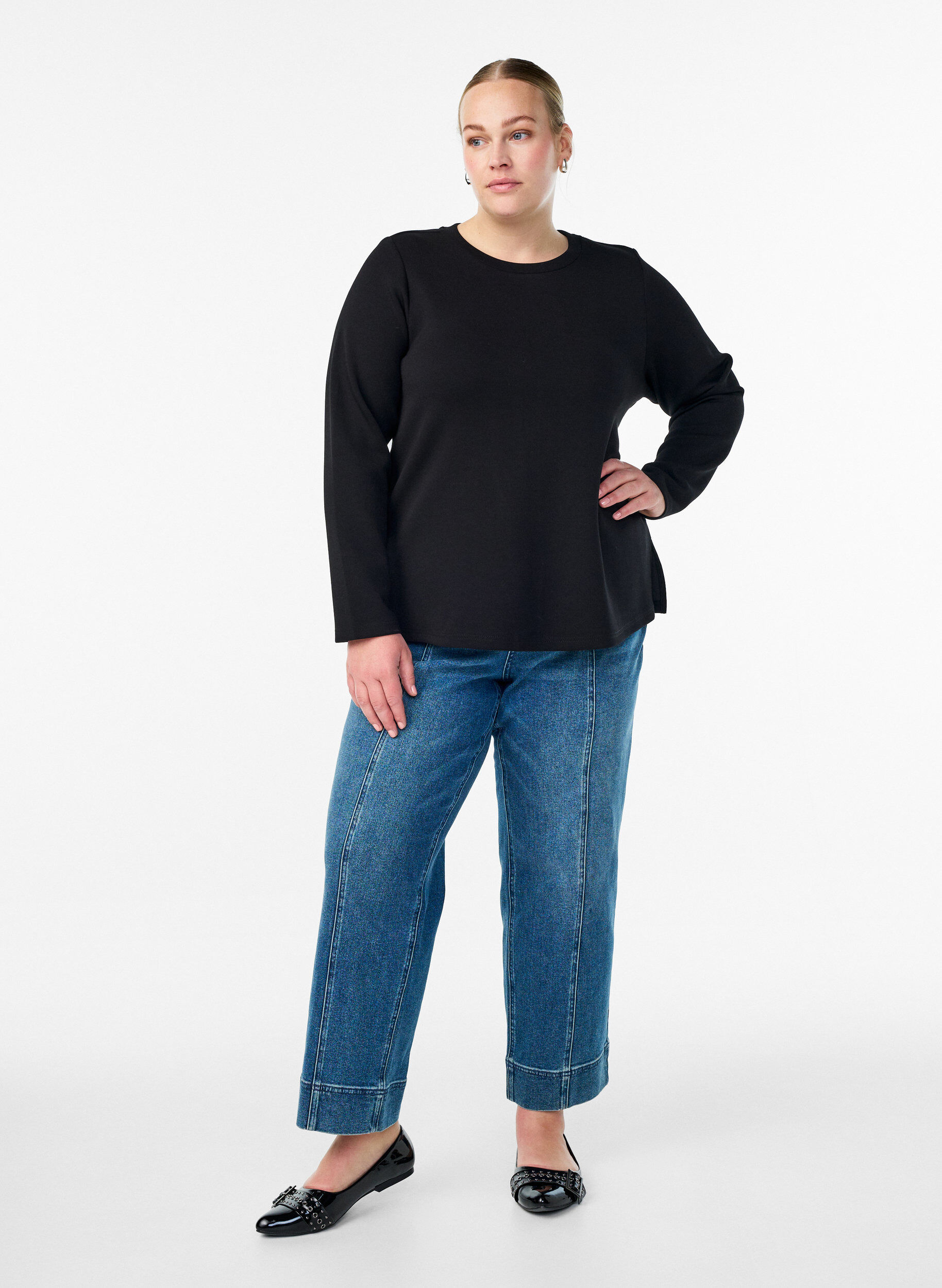 Zizzi Bluse aus Jersey mit Rundhalsausschnitt, Schwarz, Model image number 1