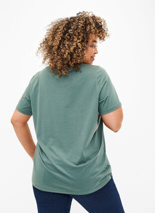 FLASH - T-Shirt mit Motiv, Balsam Green Star, Model image number 1