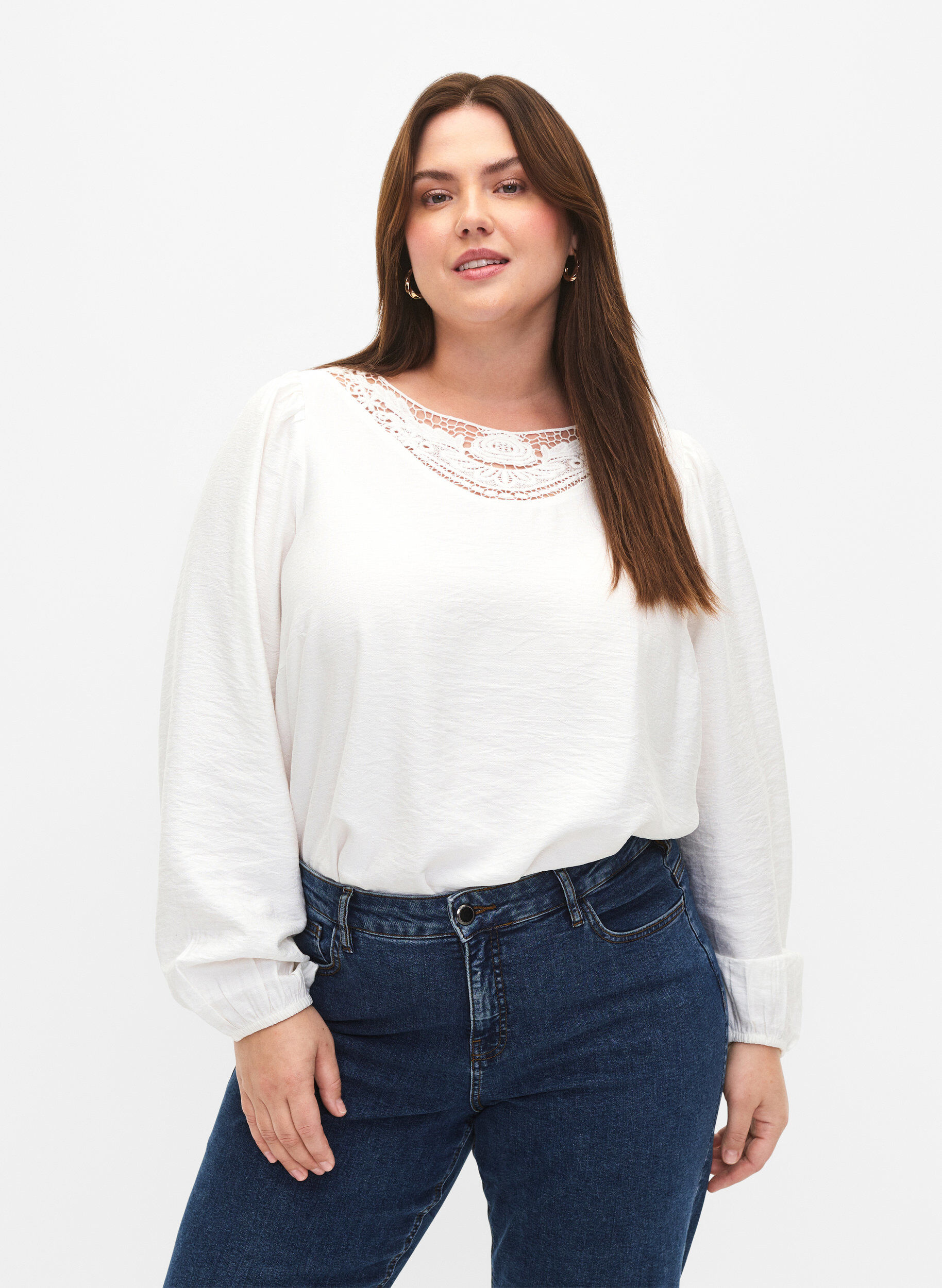 Zizzi Bluse aus Viskose mit H&auml;keldetails, Bright White, Model image number 0