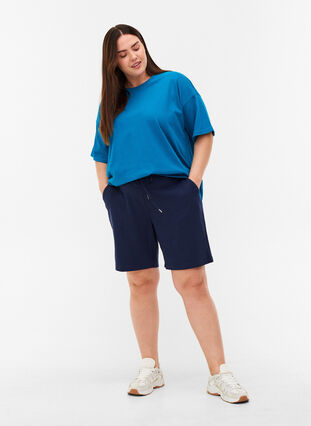 Einfarbige Shorts mit Taschen, Navy Blazer, Model image number 3