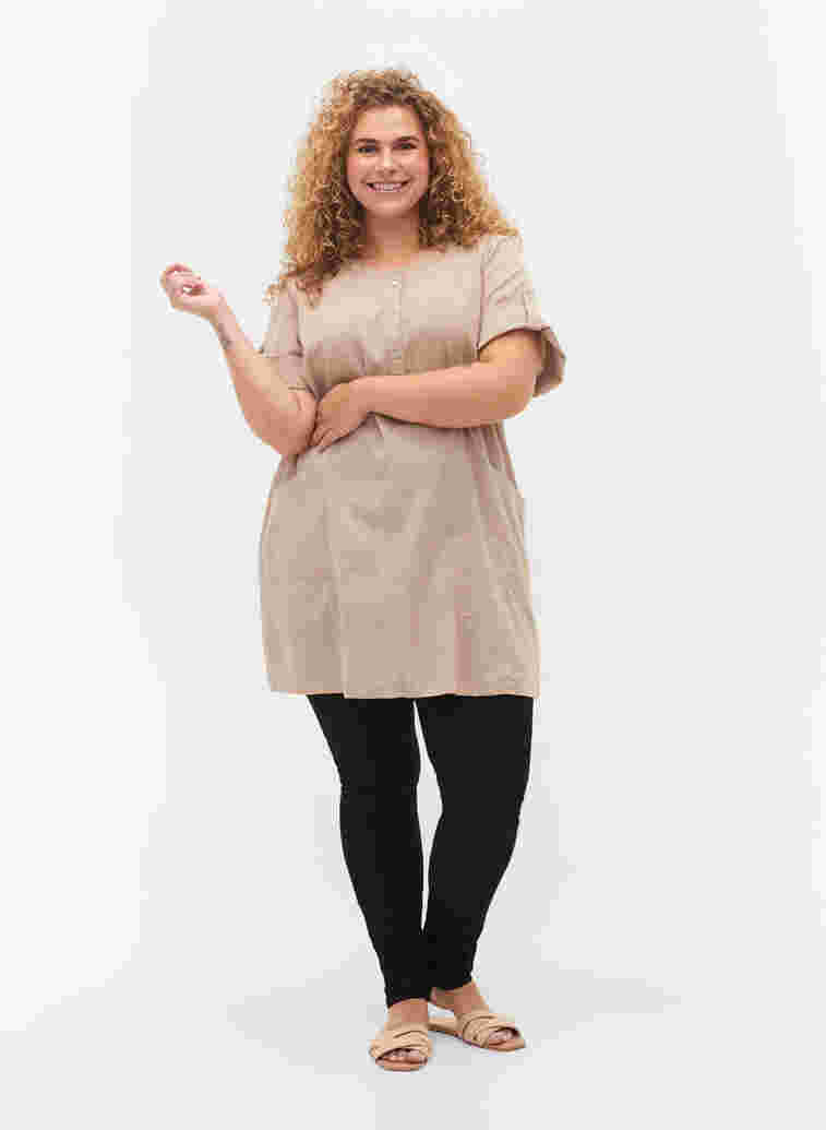 Kurzarm Tunika aus Baumwolle mit Taschen, Simply Taupe, Model image number 2