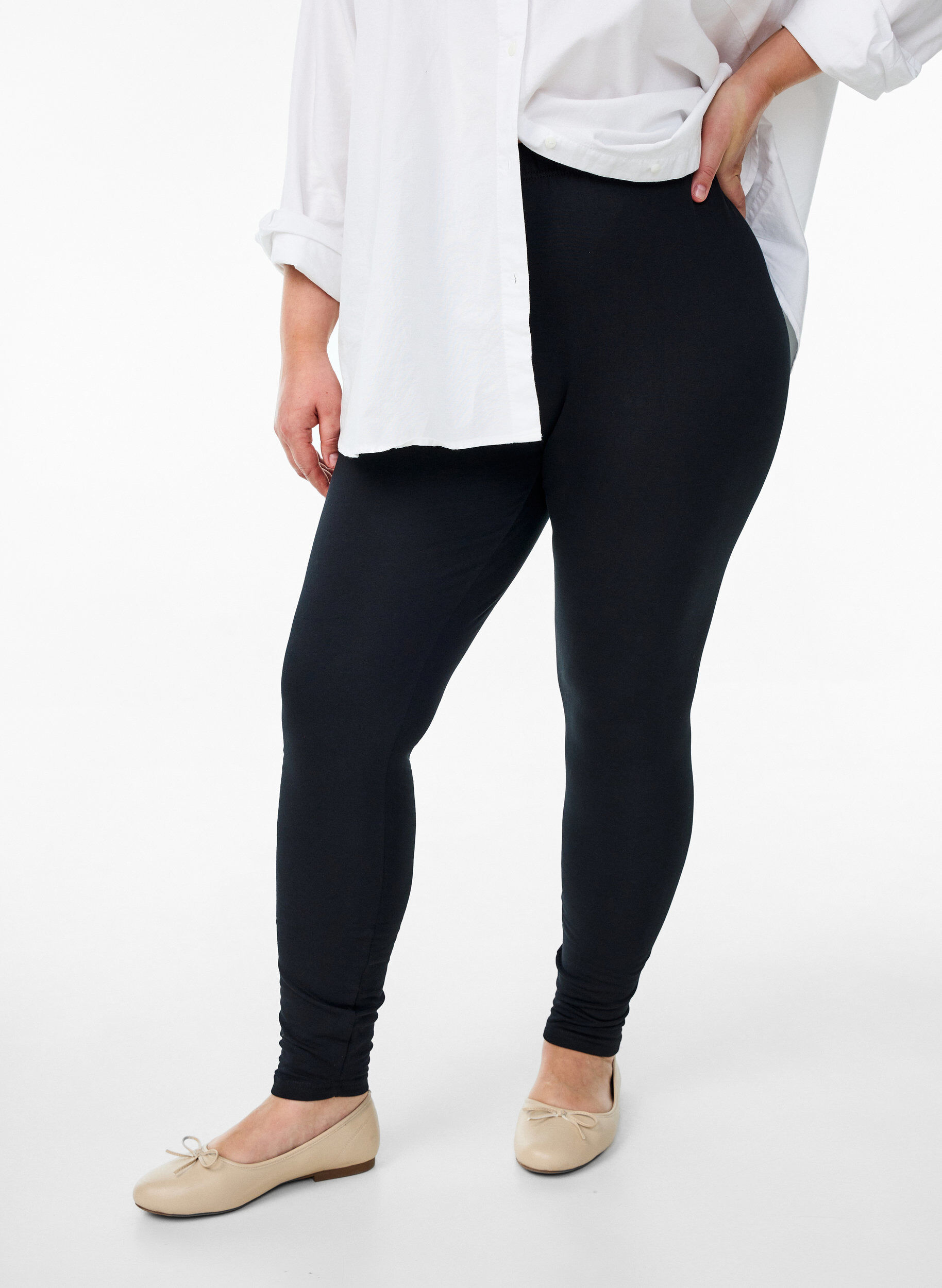 Leggings aus Baumwolle mit Futter, Schwarz, Model