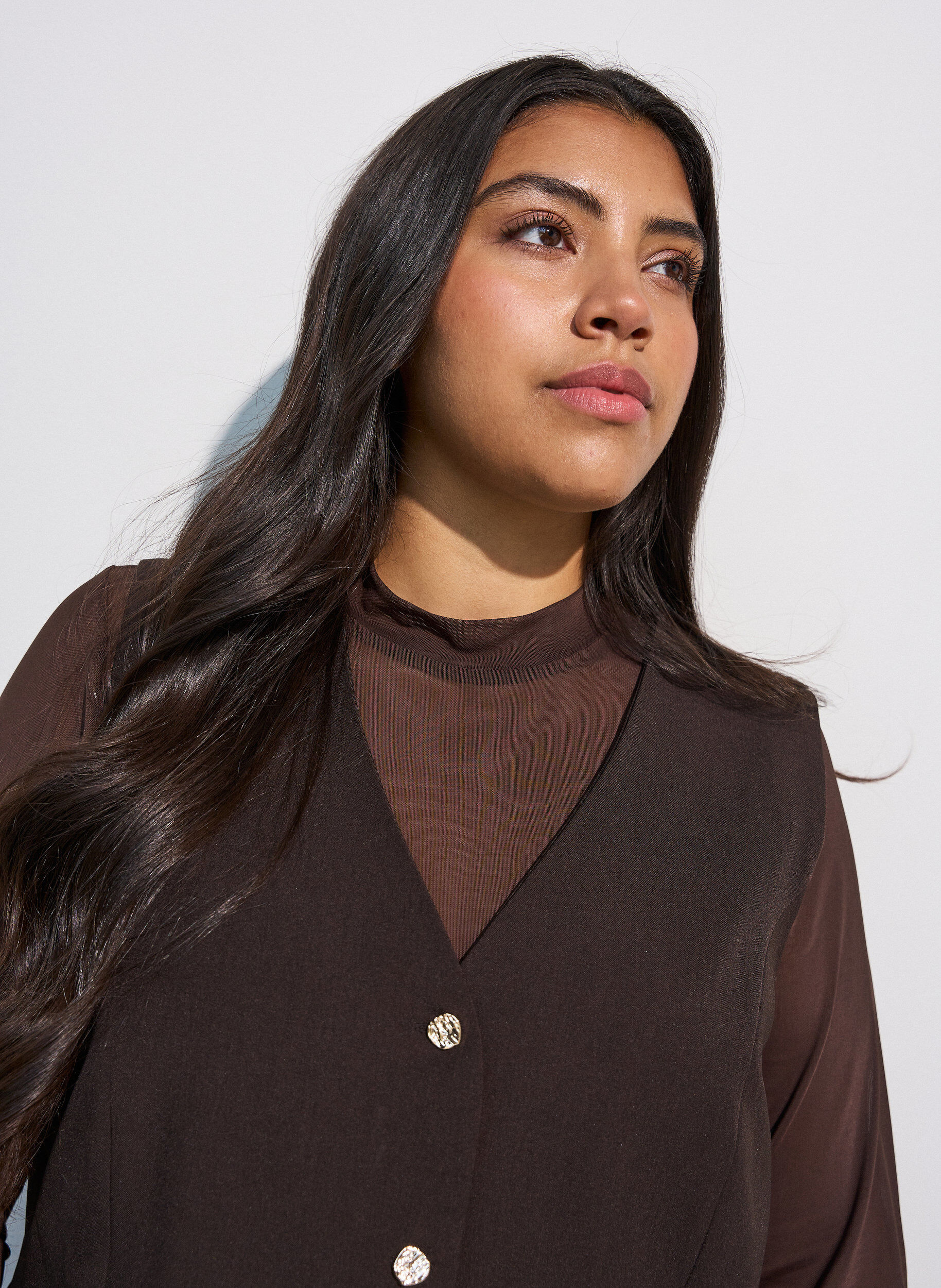 ZizziEnganliegende Mesh-Bluse mit langen &Auml;rmeln, Braun, Model image number 3