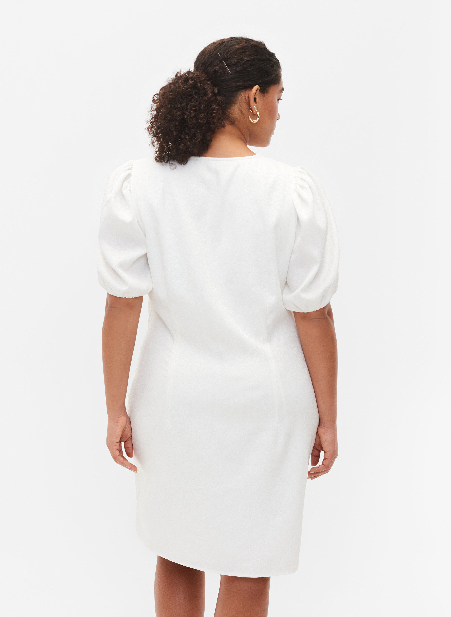 Zizzi Kurzarm Kleid mit Drapierung und Struktur, Bright White, Model image number 1