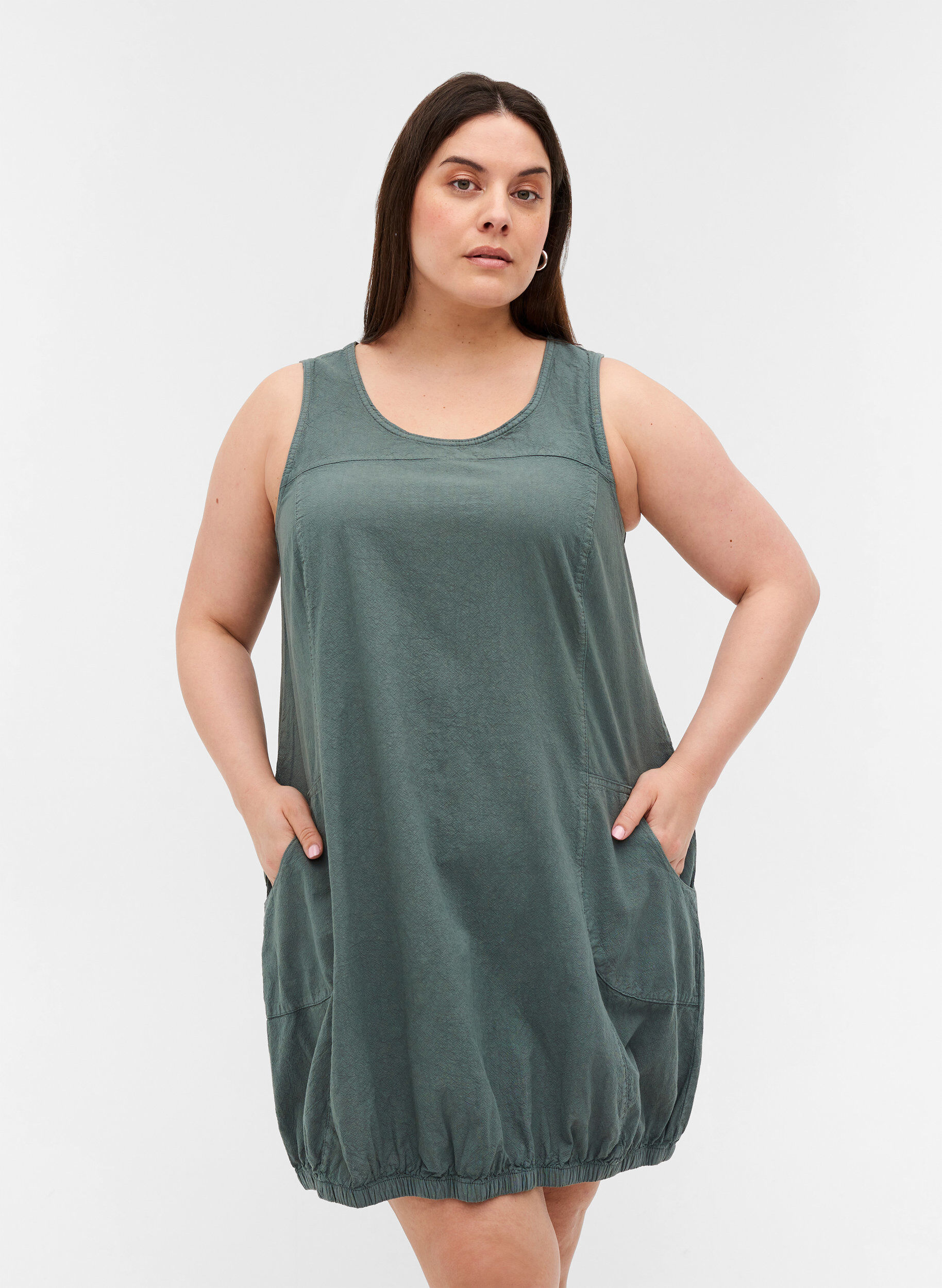 Zizzi &Auml;rmelloses Kleid aus Baumwolle, Balsam Green, Model image number 0