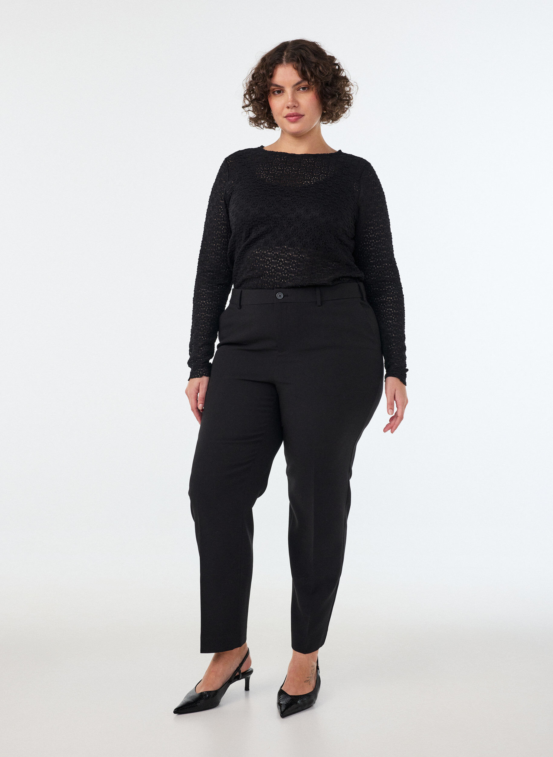Anzughose mit hoher Taille und B&uuml;gelfalten, Schwarz, Model