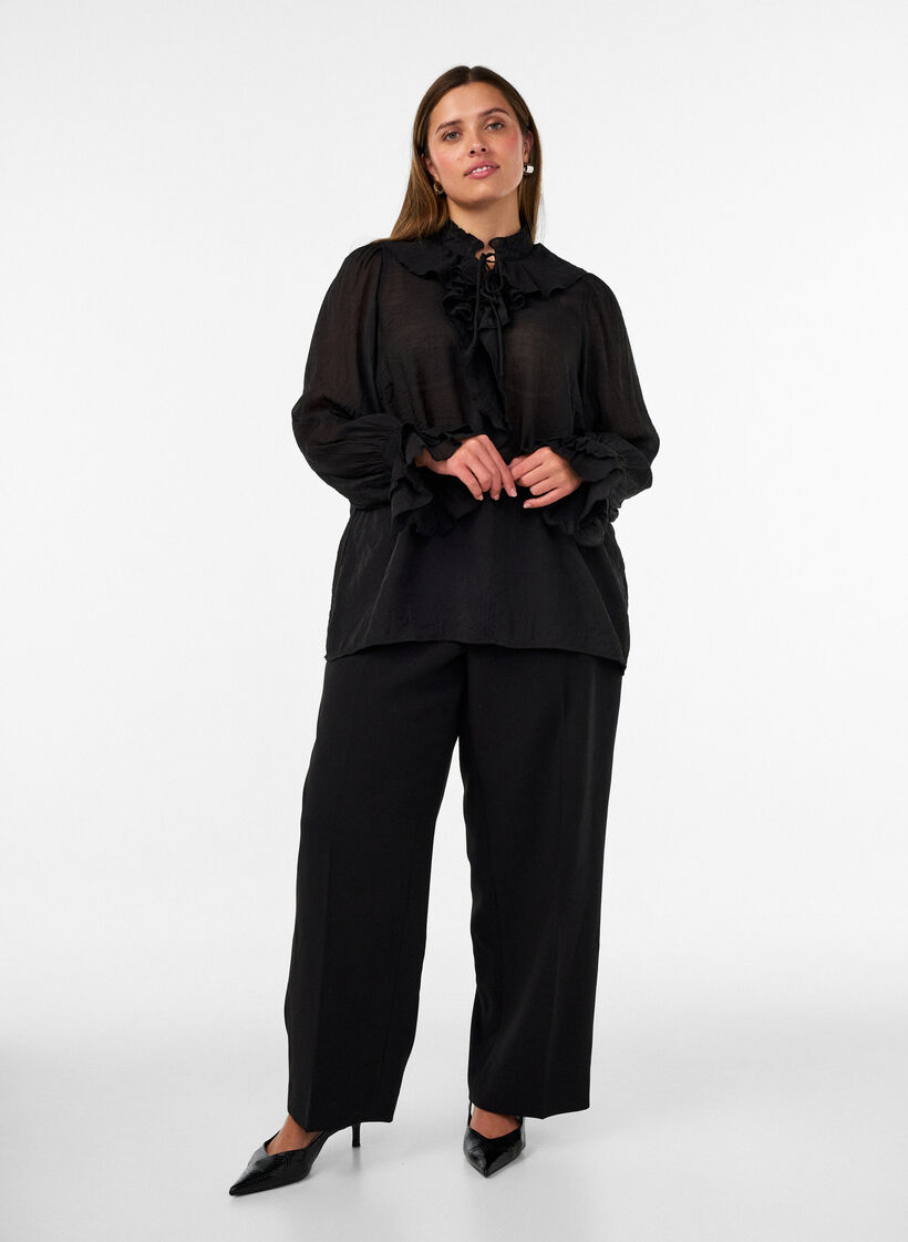 Viskosebluse mit R&uuml;schen und langen &Auml;rmeln, Schwarz, Model image number 1