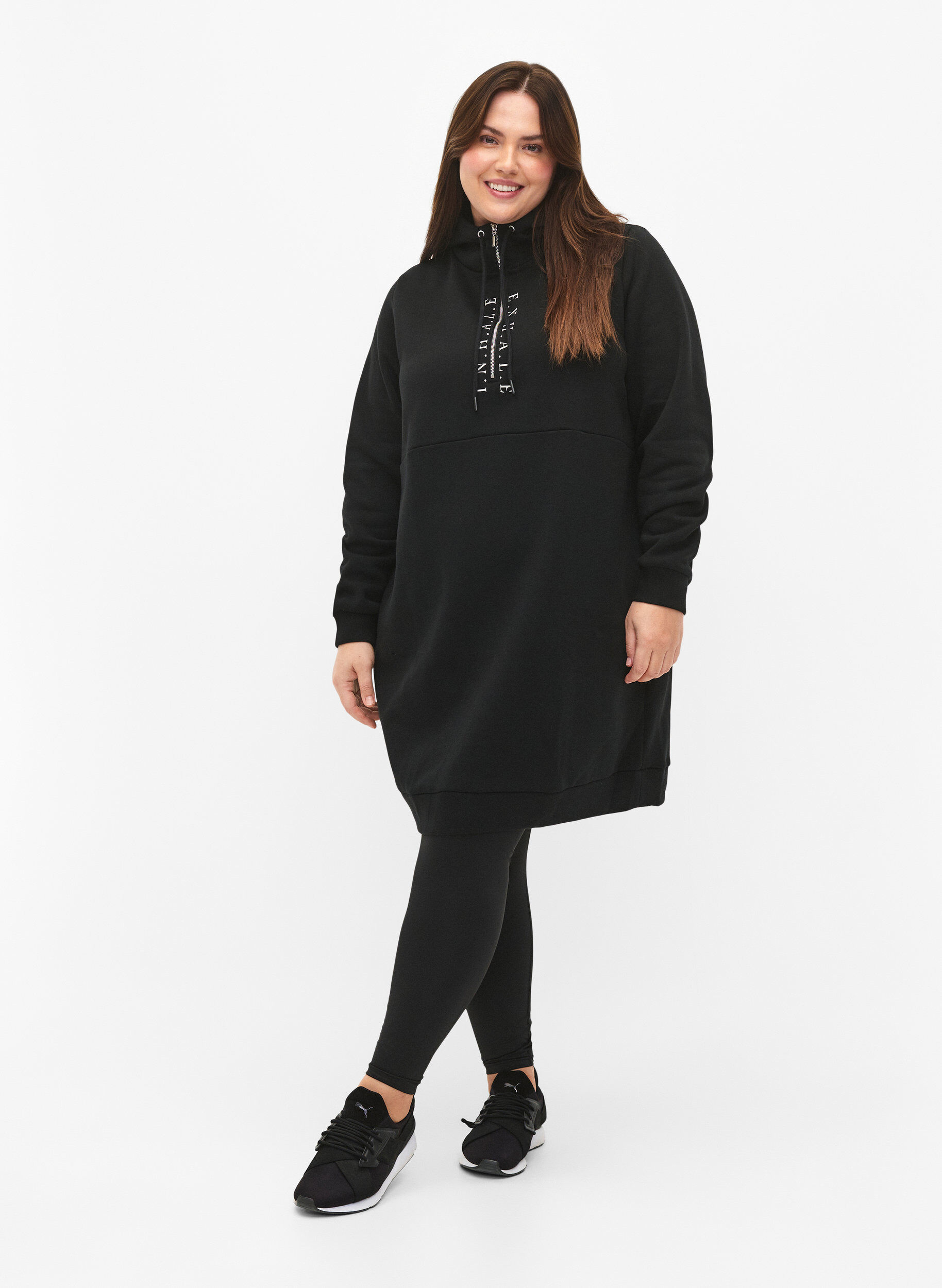 Zizzi Sportliches Sweatshirtkleid mit Kapuze, Black/Grey, Model image number 2