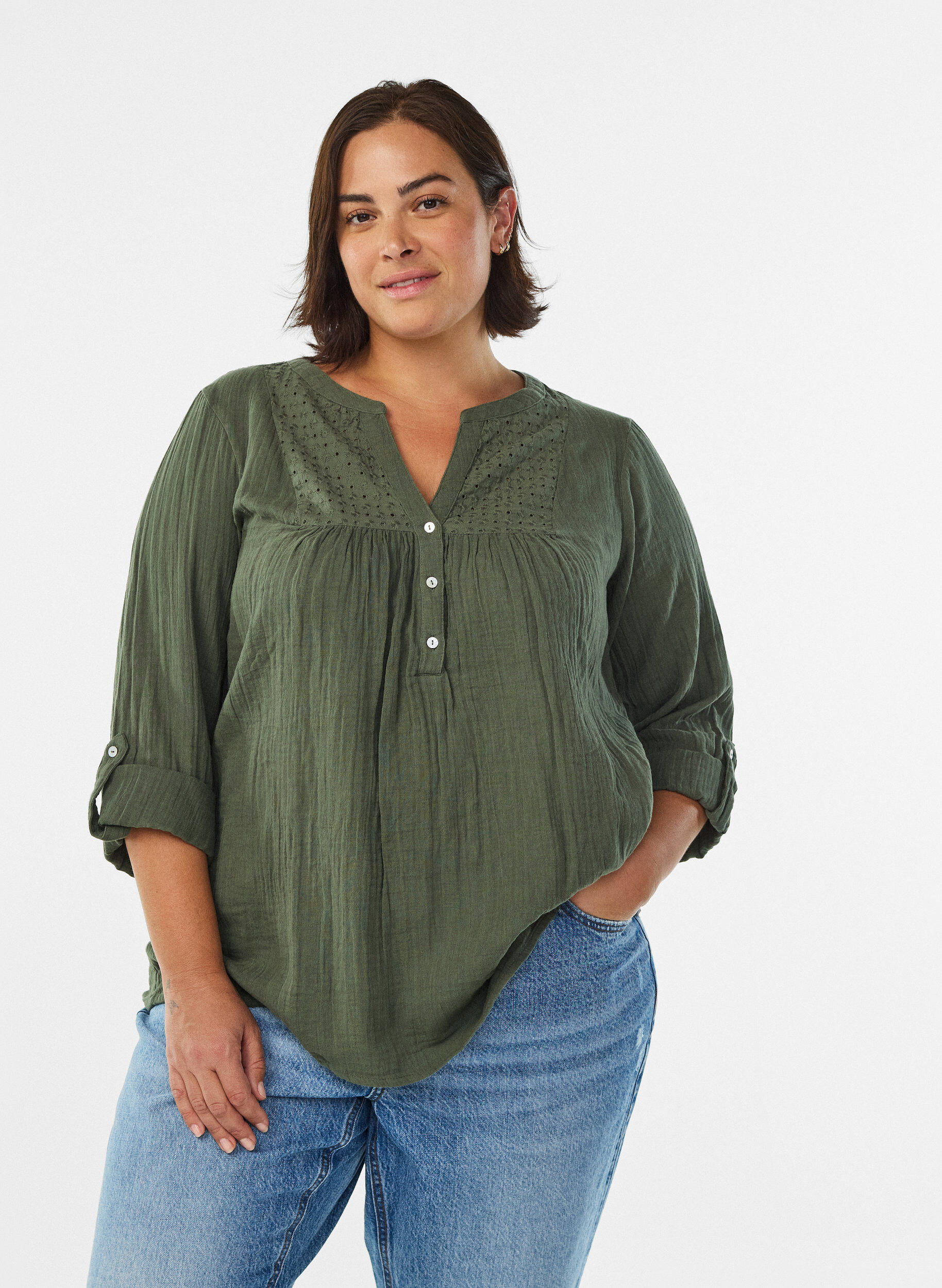 Bluse aus Baumwollmusselin mit Lochstickerei, Gr&uuml;n, Model