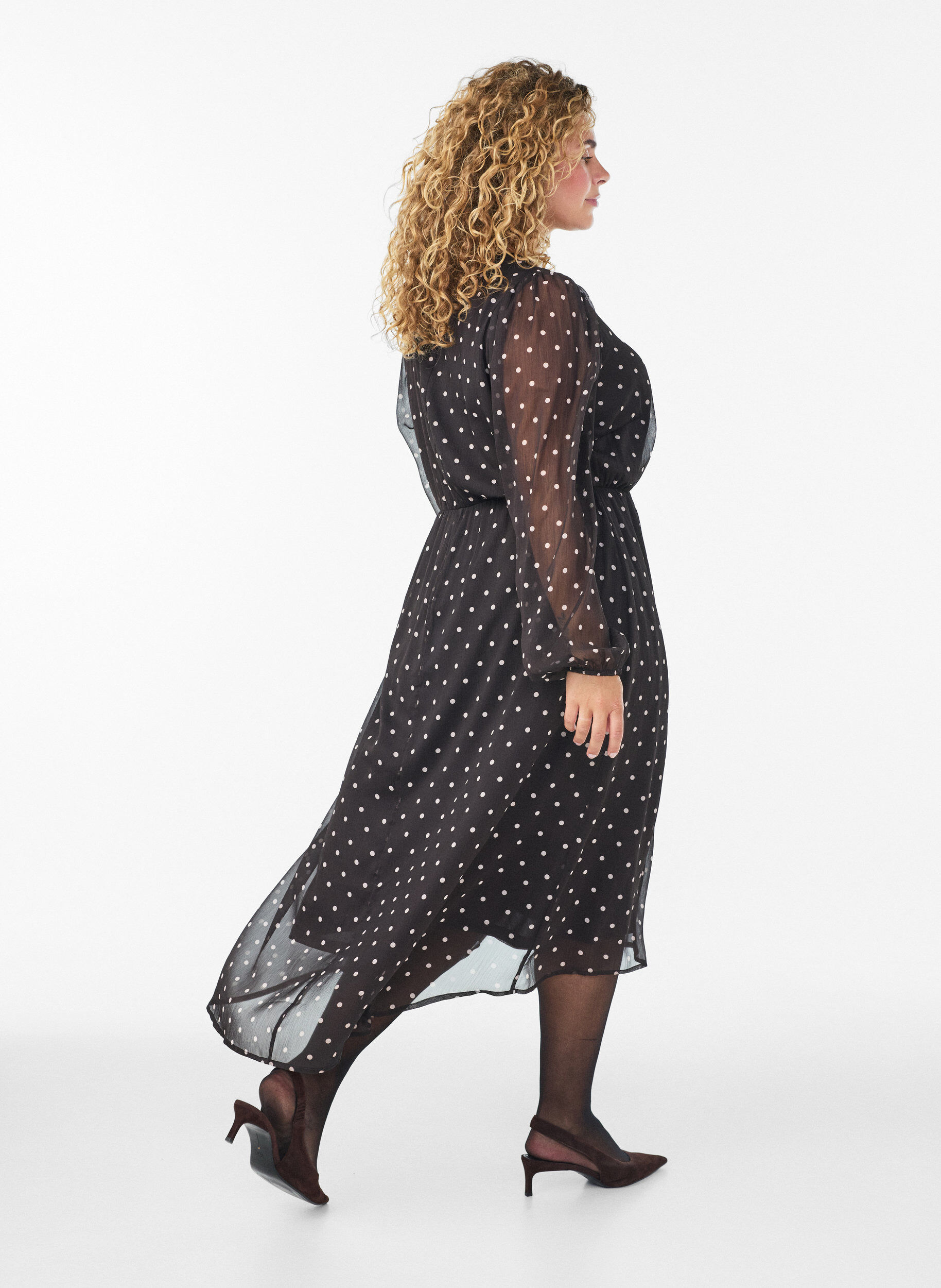 ZizziKleid aus Chiffon mit Polka Dots und langen &Auml;rmeln, Braun, Model image number 1