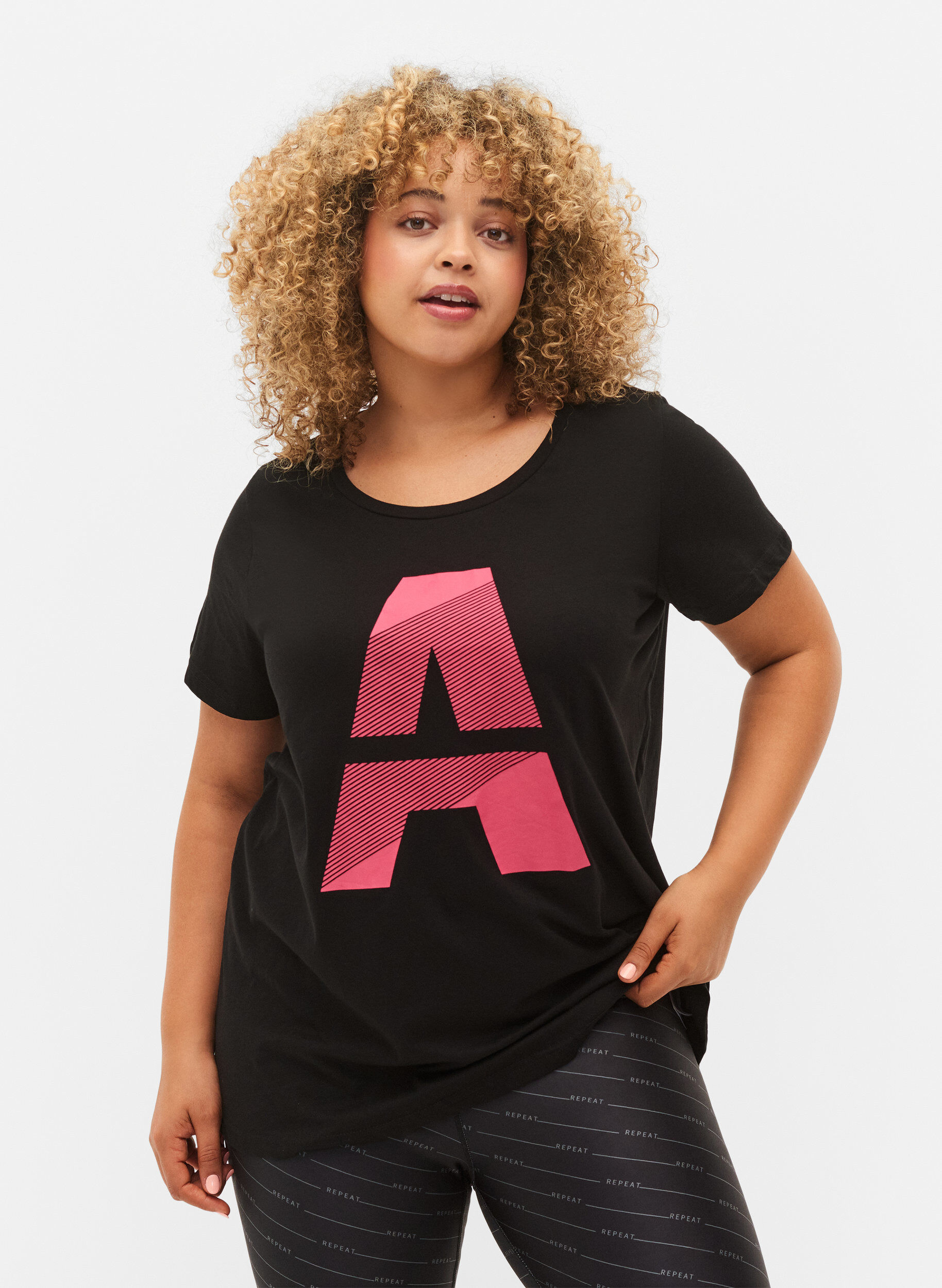 Zizzi Trainings-T-Shirt mit Print, Black w. Pink A, Model image number 0