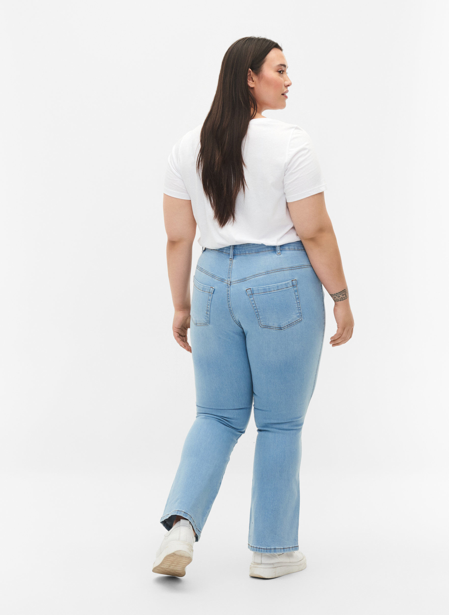 Zizzi Ellen Bootcut-Jeans mit hoher Taille, Blau, Model image number 1