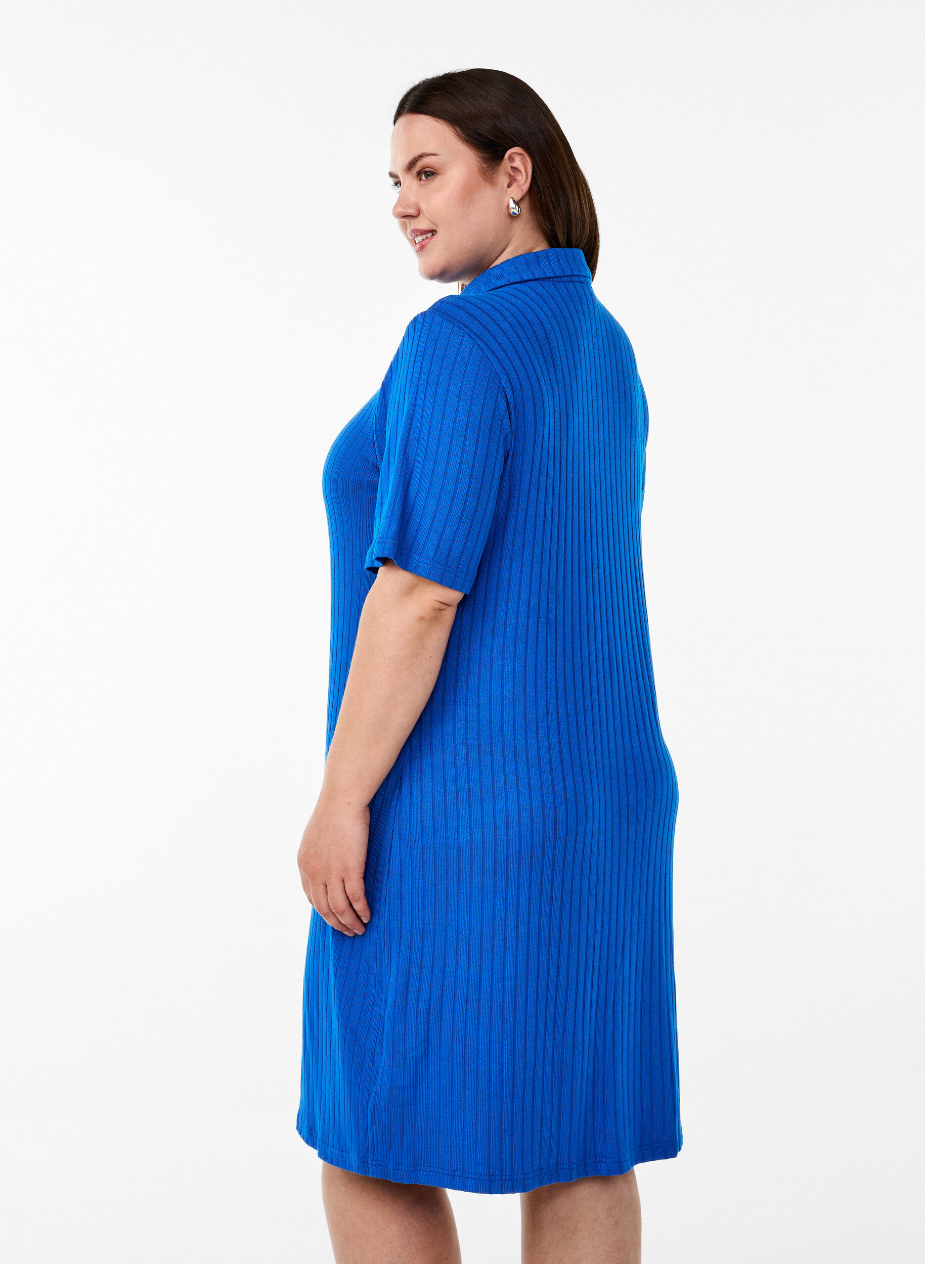 Zizzi Jerseykleid mit kurzen &Auml;rmeln in Kniel&auml;nge, Blau, Model image number 2