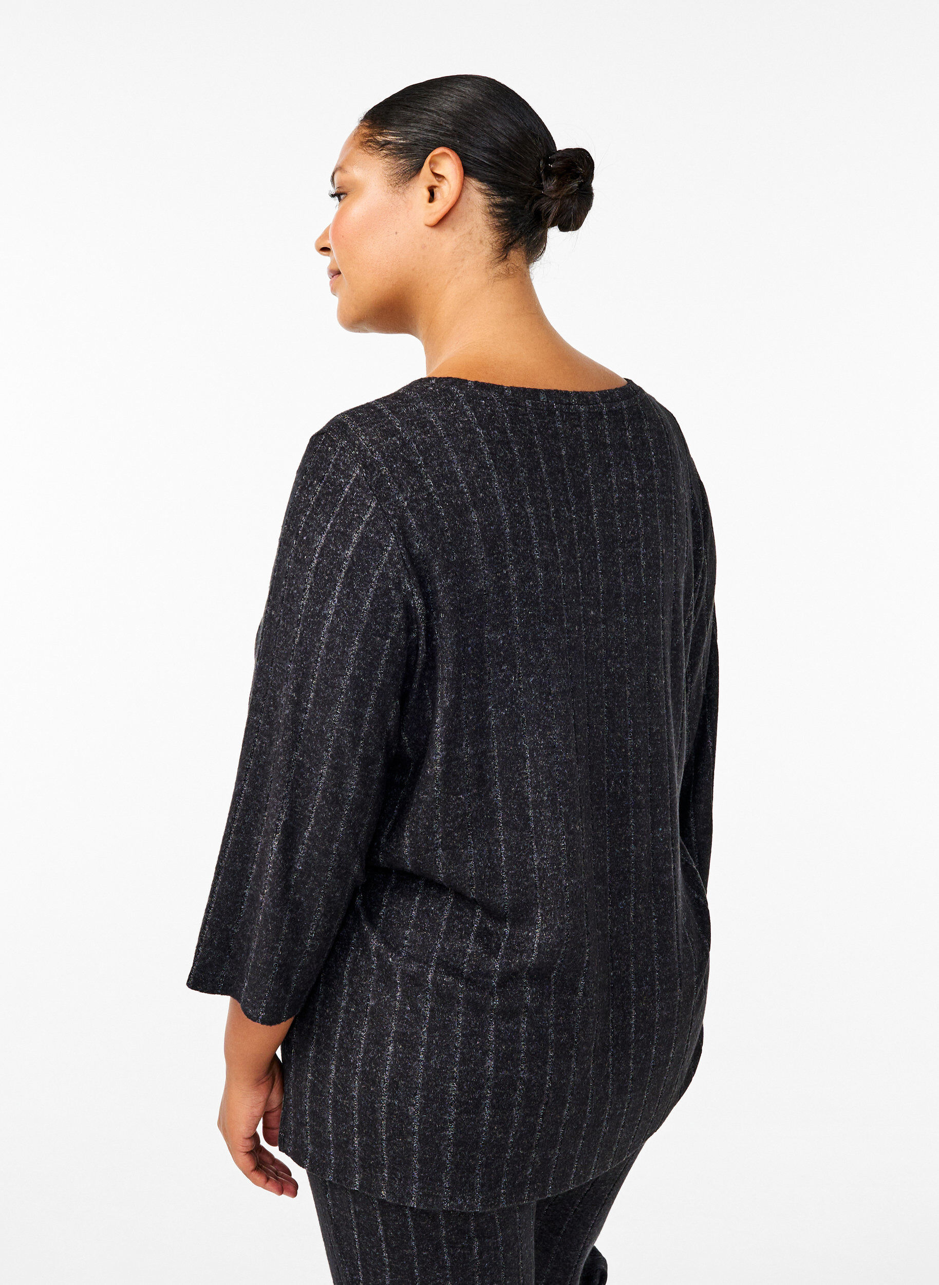 Zizzi Lockere Bluse mit 3/4-&Auml;rmeln, Schwarz, Model image number 2