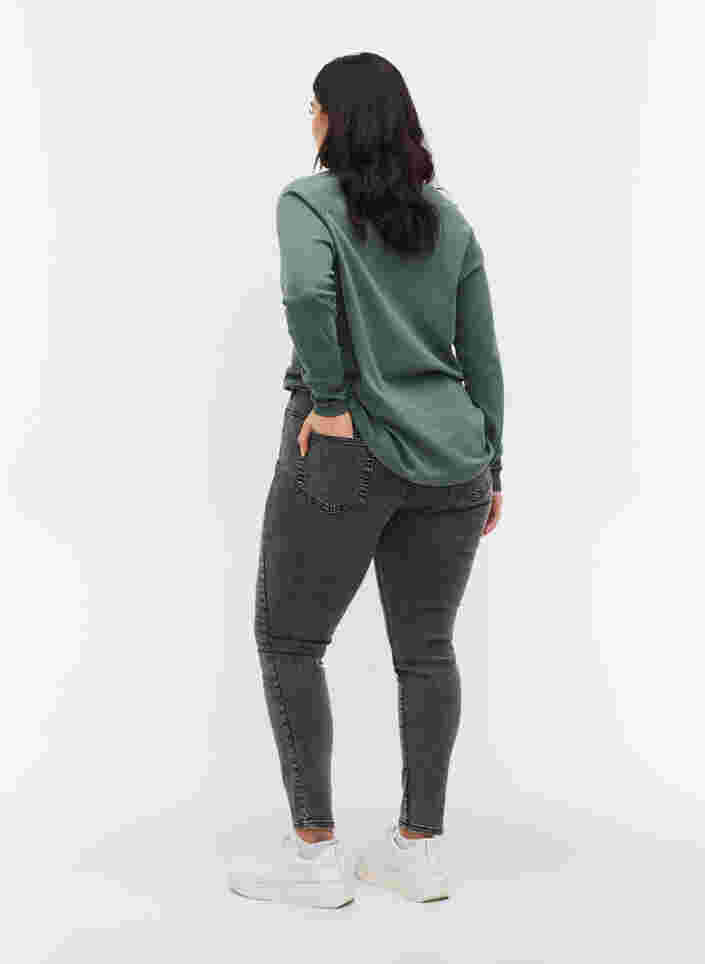 Superschlanke Amy Jeans mit hoher Taille, Grey Denim, Model image number 1
