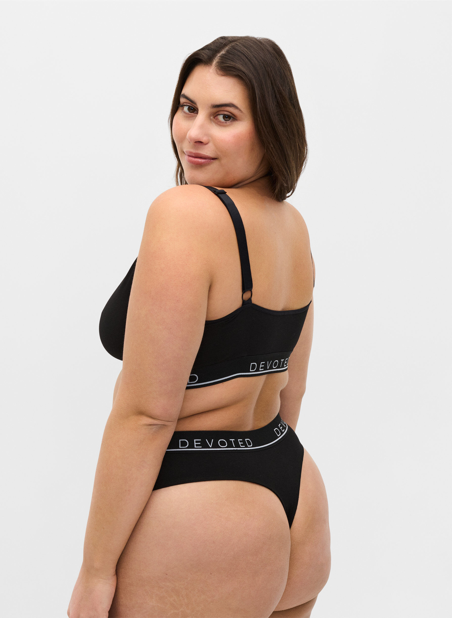 Zizzi Baumwoll-G-String mit regul&auml;rer Taille, Schwarz, Model image number 1