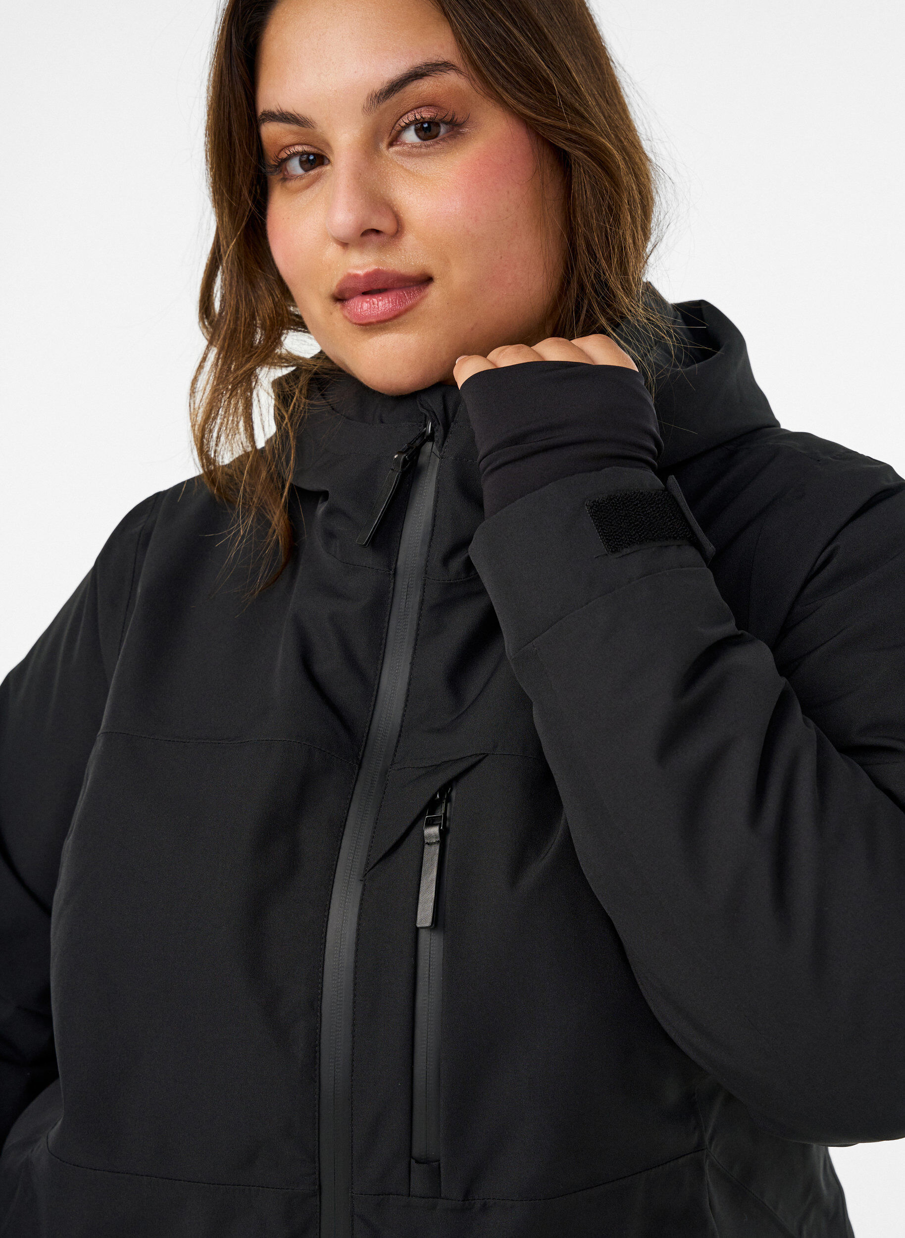ZizziSkijacke mit Kapuze und Rei&szlig;verschlusstaschen, Schwarz, Model image number 3