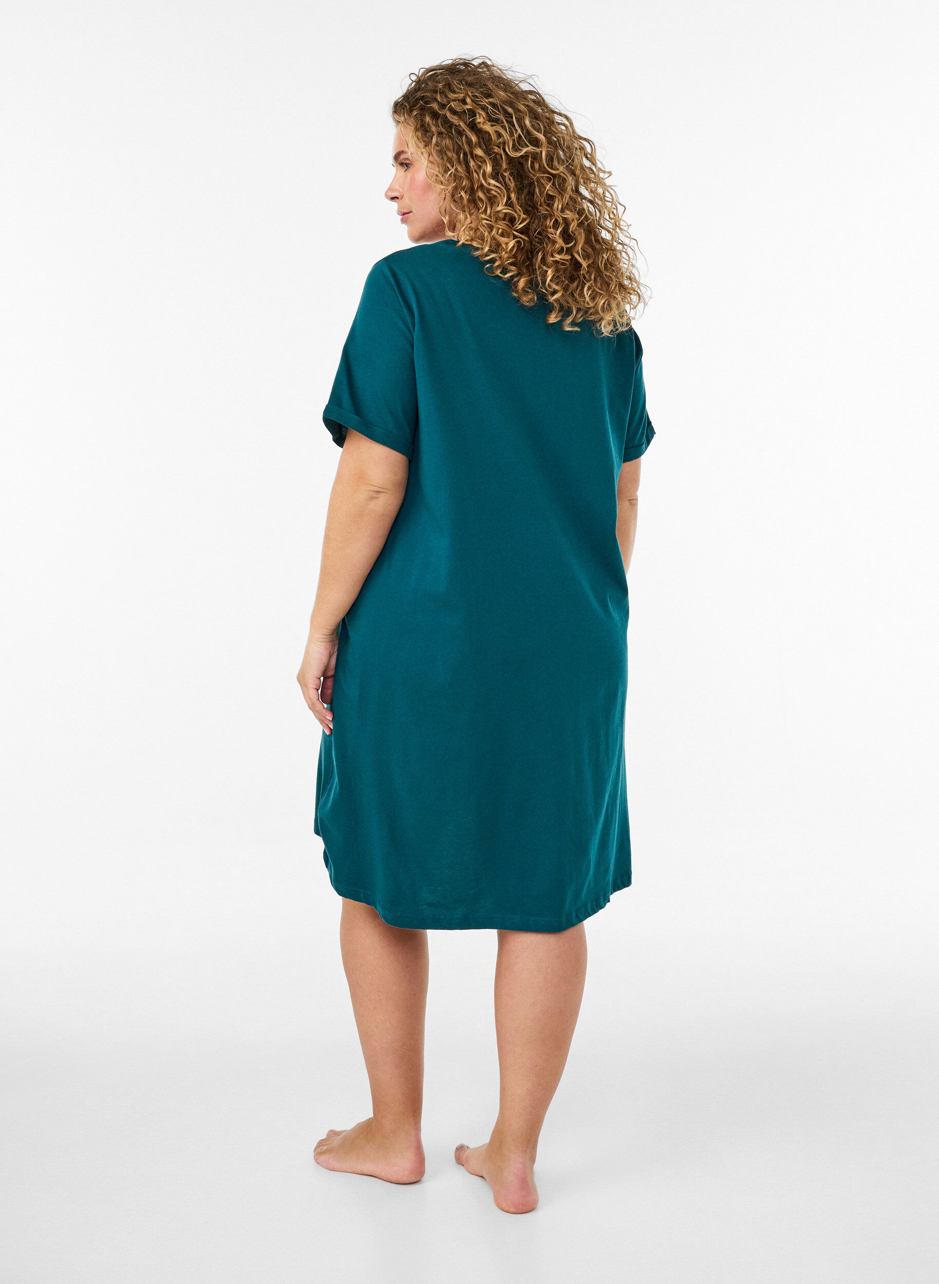 ZizziKurz&auml;rmeliges Nachthemd aus Bio-Baumwolle, Gr&uuml;n, Model image number 2