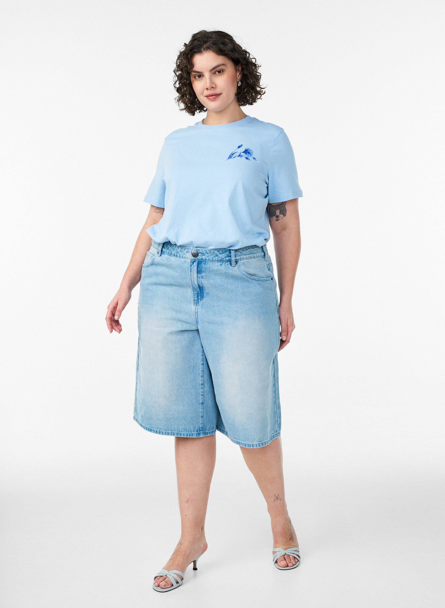 ZizziHoch taillierte Shorts aus Denim, Blau, Model image number 0