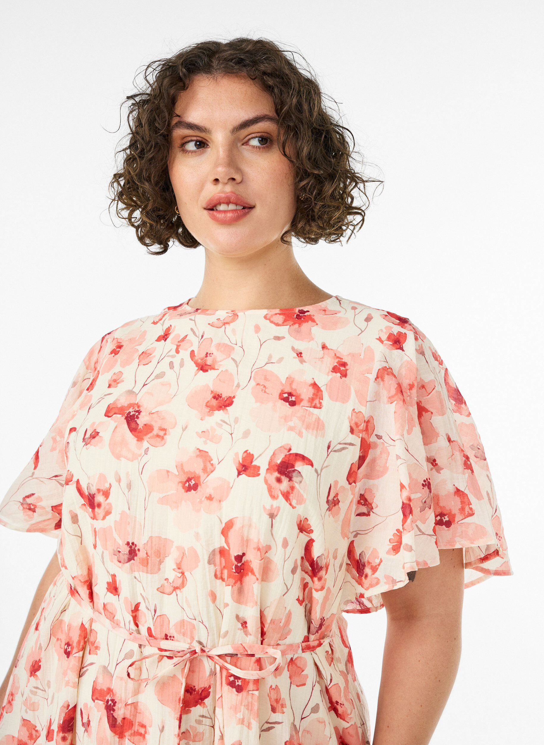 ZizziKn&ouml;chellanges Kleid mit Fl&uuml;gel&auml;rmeln und Bindeg&uuml;rtel, Rot, Model image number 2