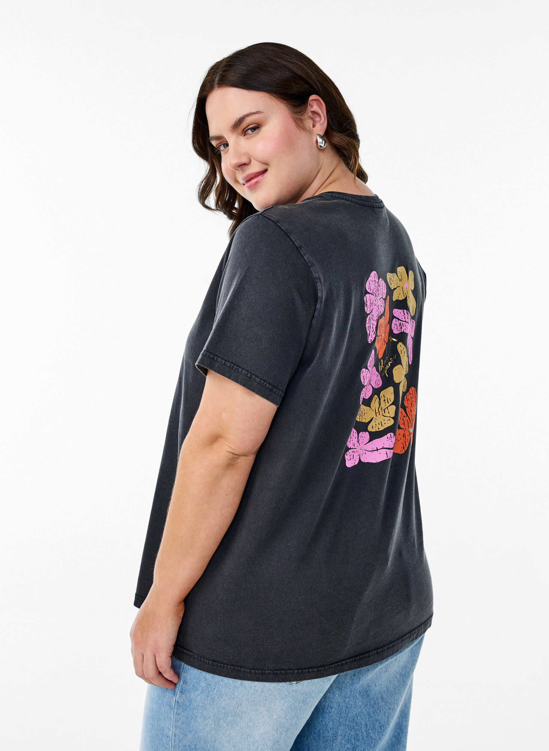 Zizzi T-Shirt aus Bio-Baumwolle mit coolem Print, Grau, Model image number 2