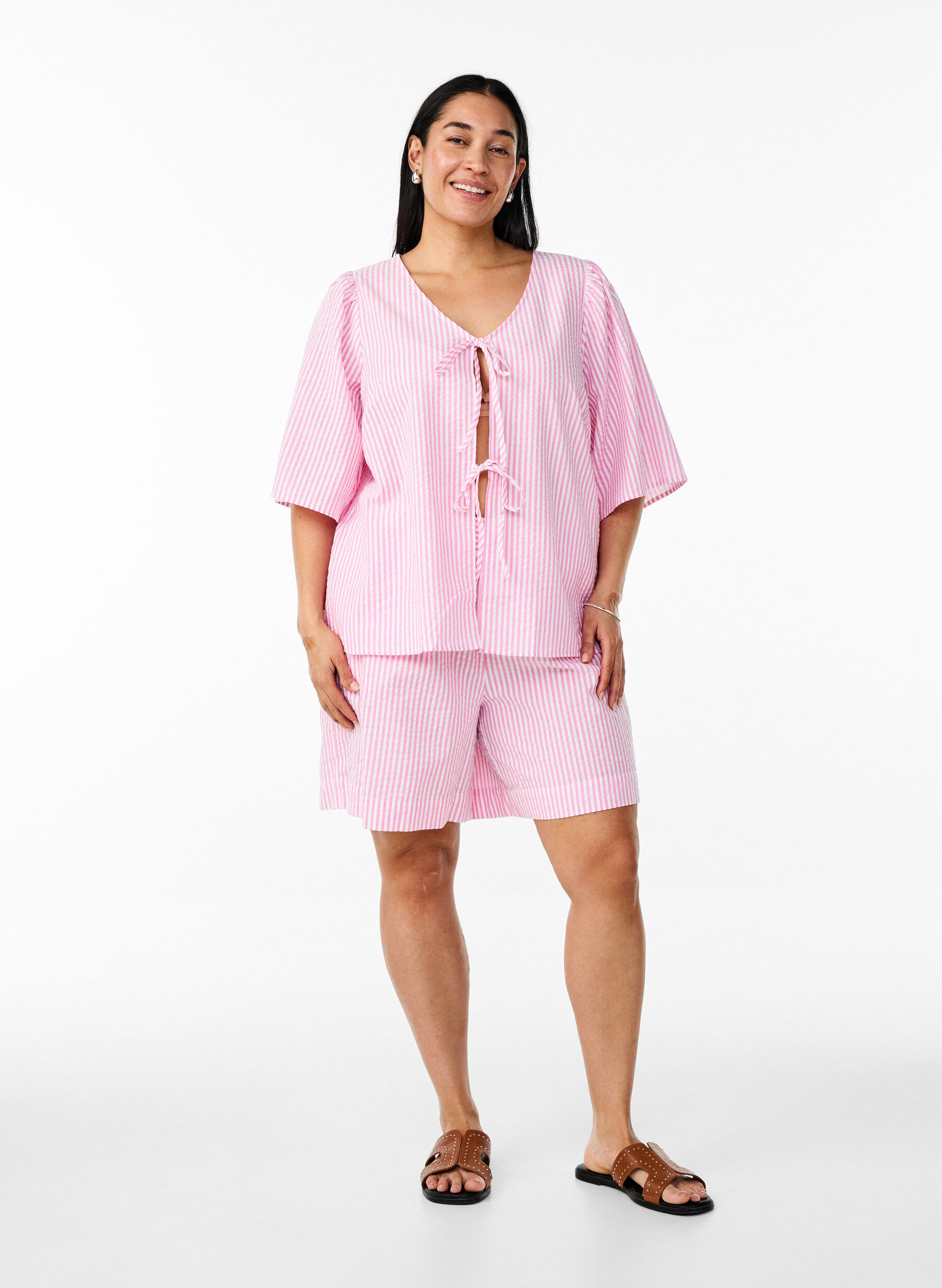 Zizzi FLASH - Kurze Hosen mit Streifen und hoher Taille, Pink, Model image number 1