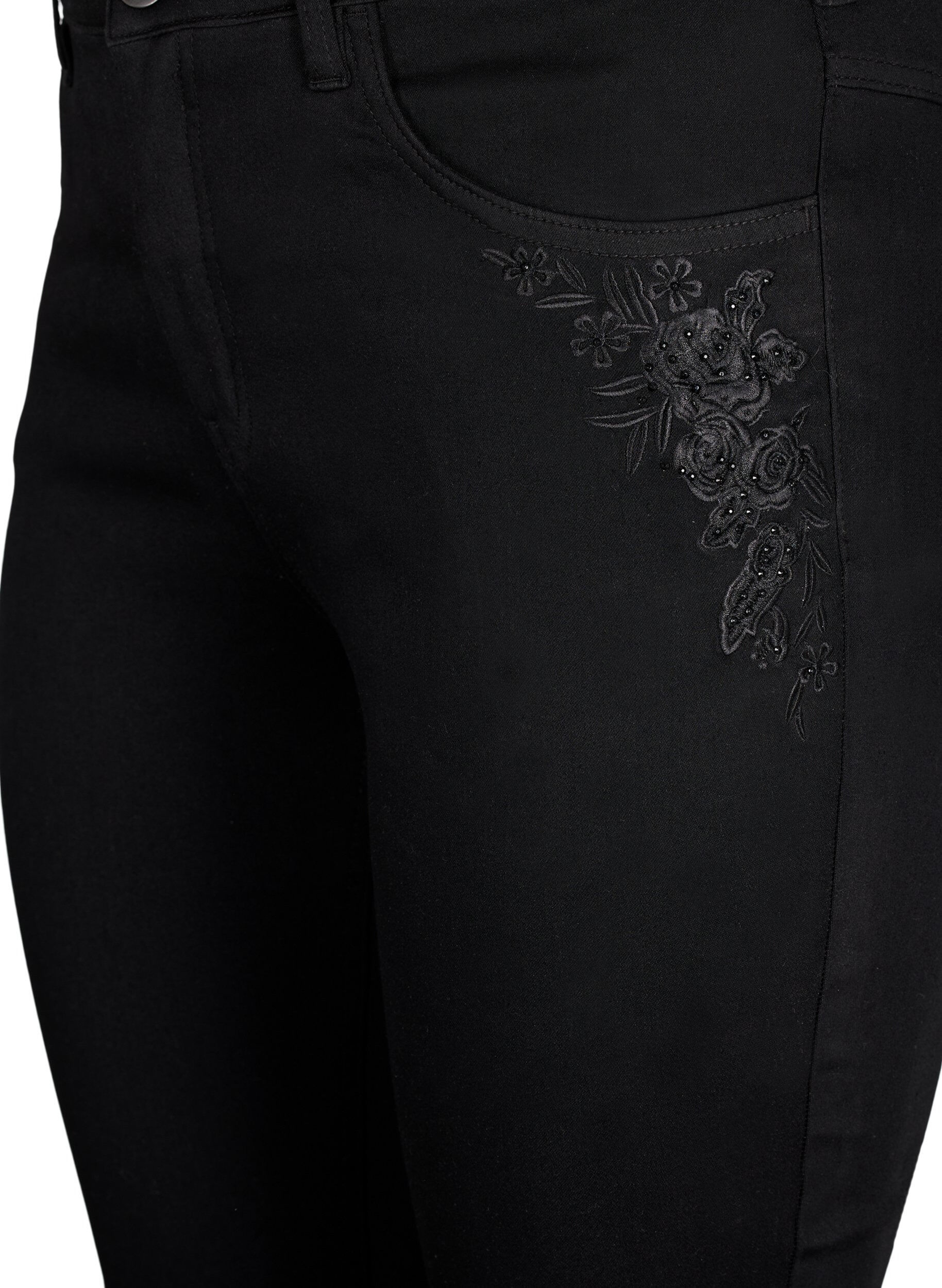 Zizzi Super Slim Amy Jeans mit aufgestickten Details, Black, Packshot image number 2