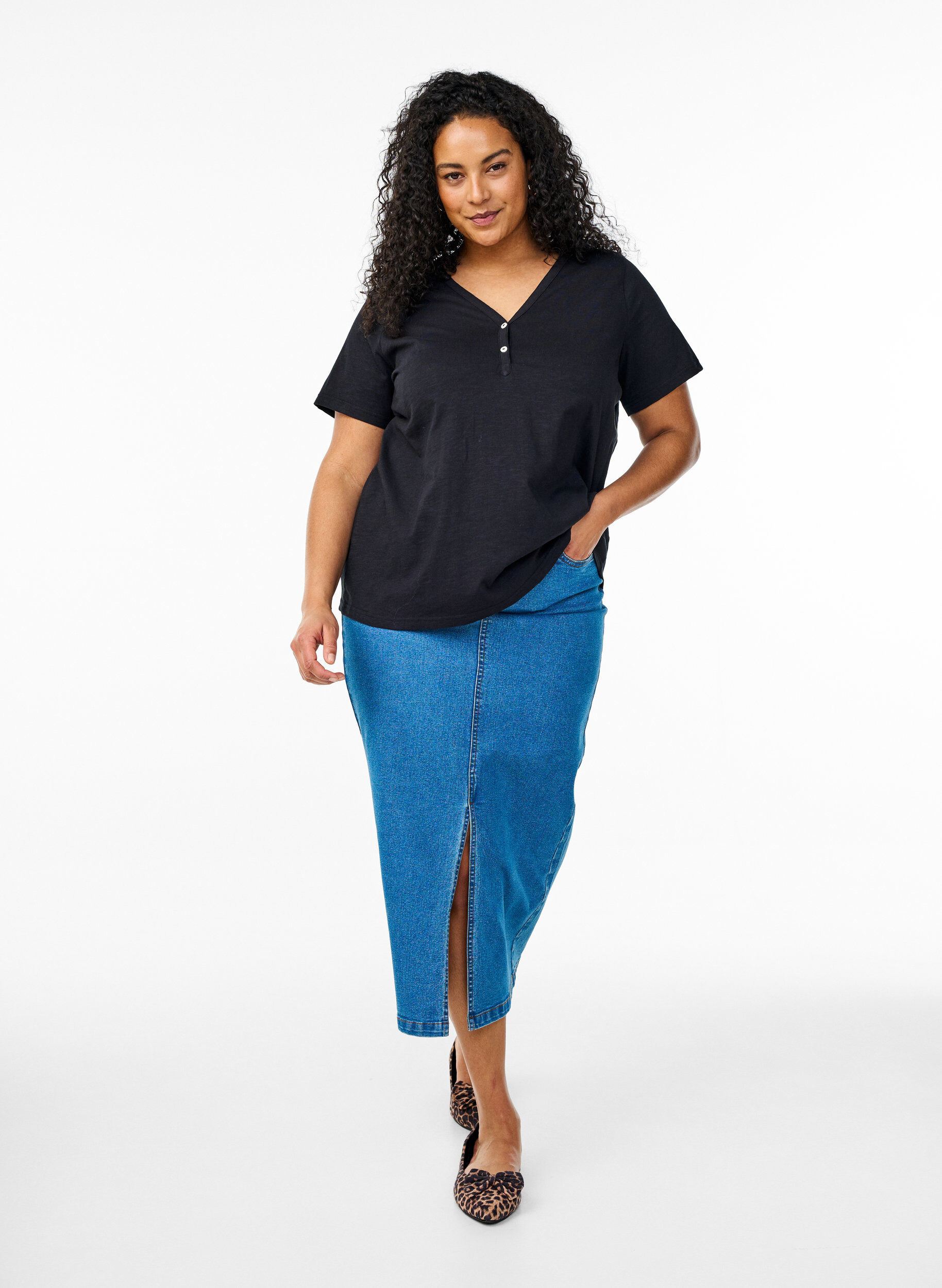 Zizzi FLASH - T-Shirt mit Knopfleiste, Schwarz, Model image number 1