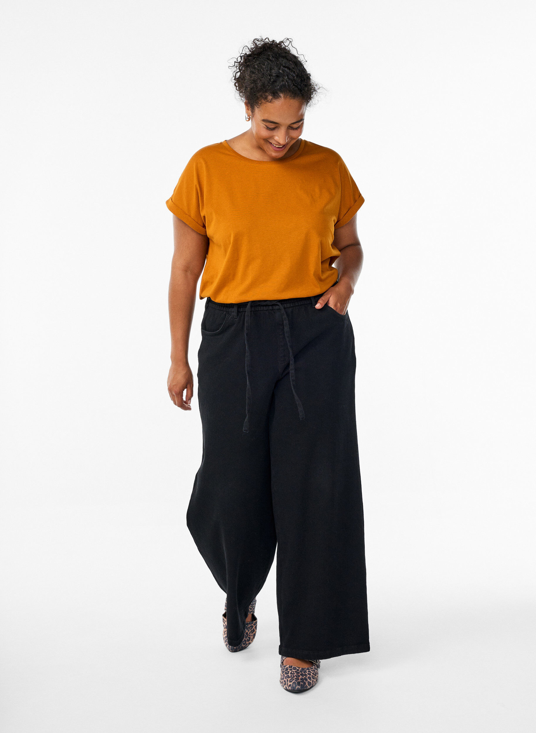 ZizziKurz&auml;rmliges T-Shirt aus einer Baumwollmischung, Orange, Model image number 1
