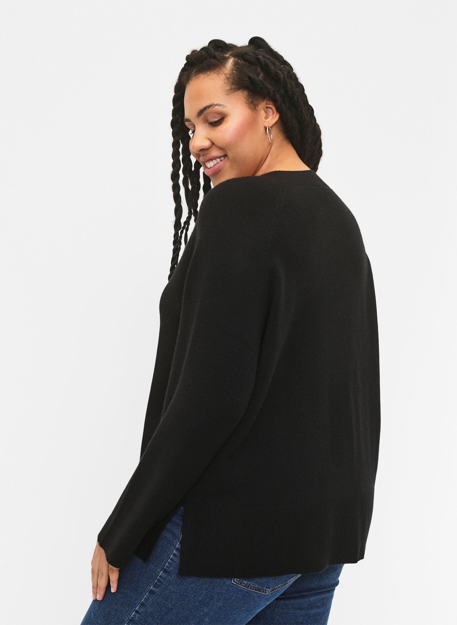 Zizzi Pullover aus Viskosemischung mit Seitenschlitz	, Black, Model image number 1