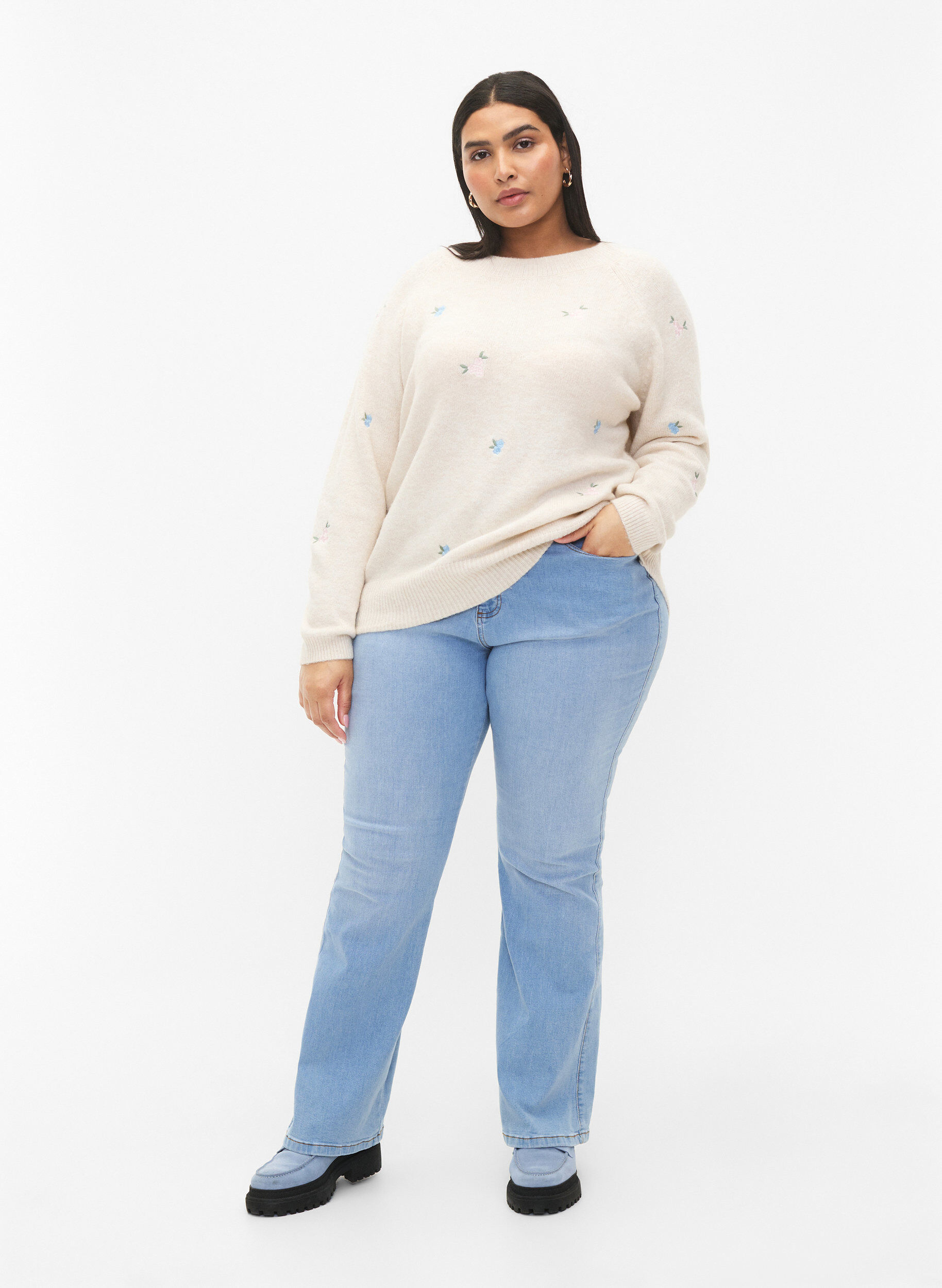 Zizzi Strickpullover mit gestickten Blumen, Birch Comb, Model image number 2