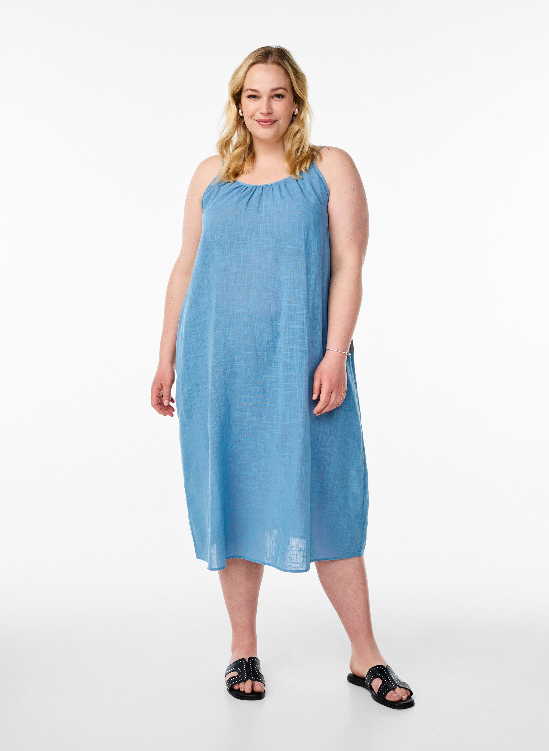 Zizzi FLASH - Baumwollkleid mit Midi-L&auml;nge und Tr&auml;gern, Blau, Model image number 0